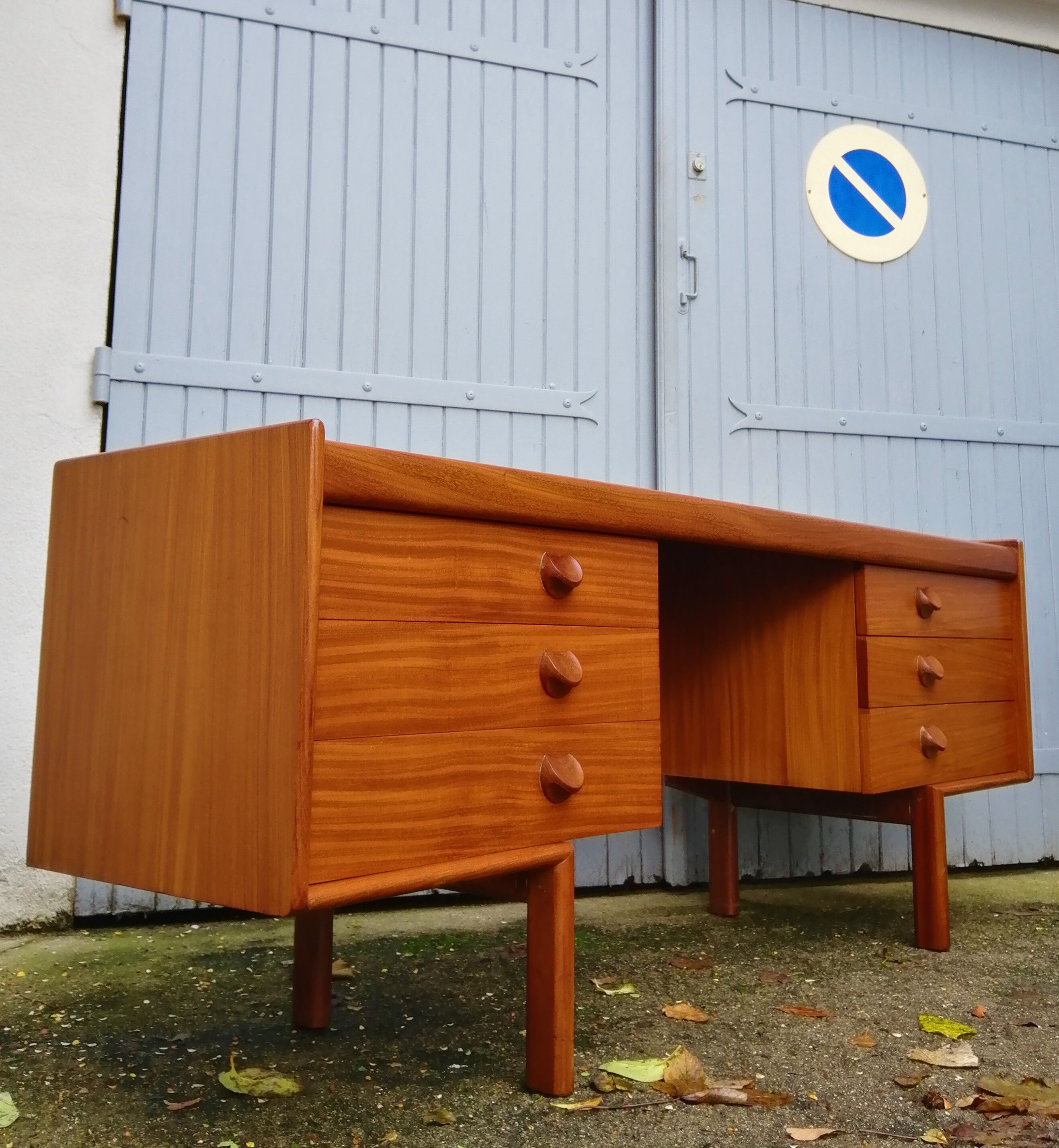 Teak dressing table from the 60s by White & Newton