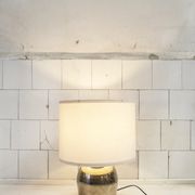Lampe de table en métal chromé années 70 italie