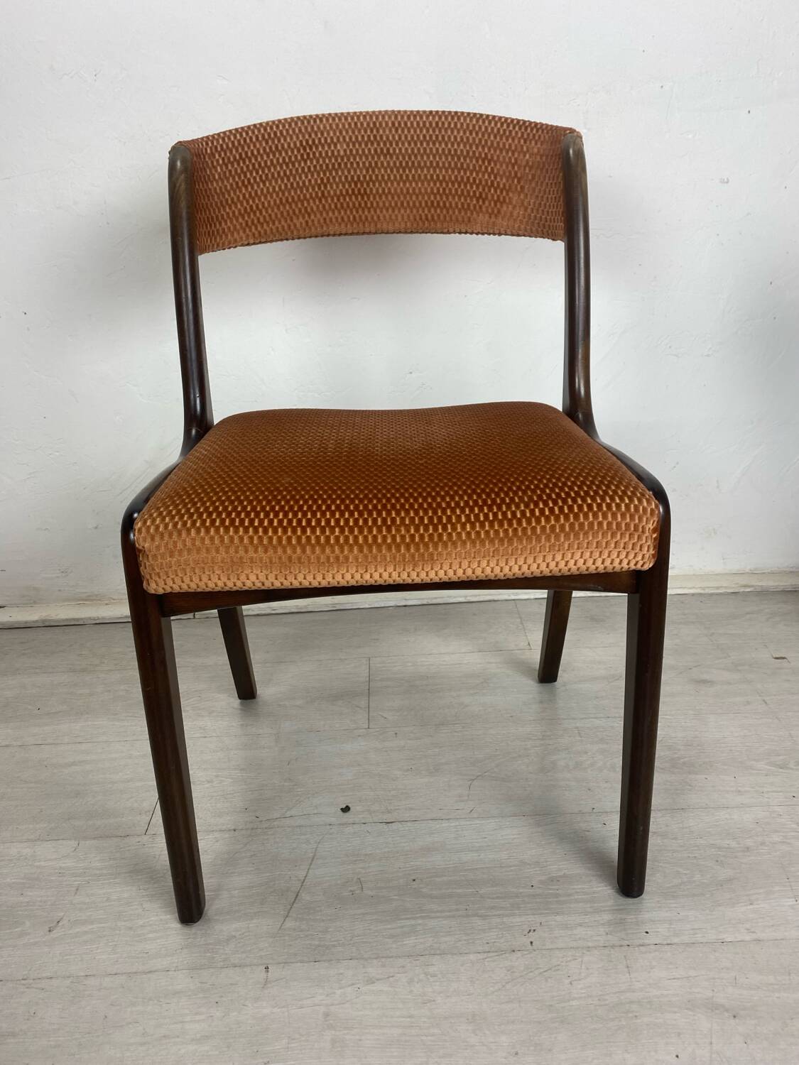 Gondola chairs