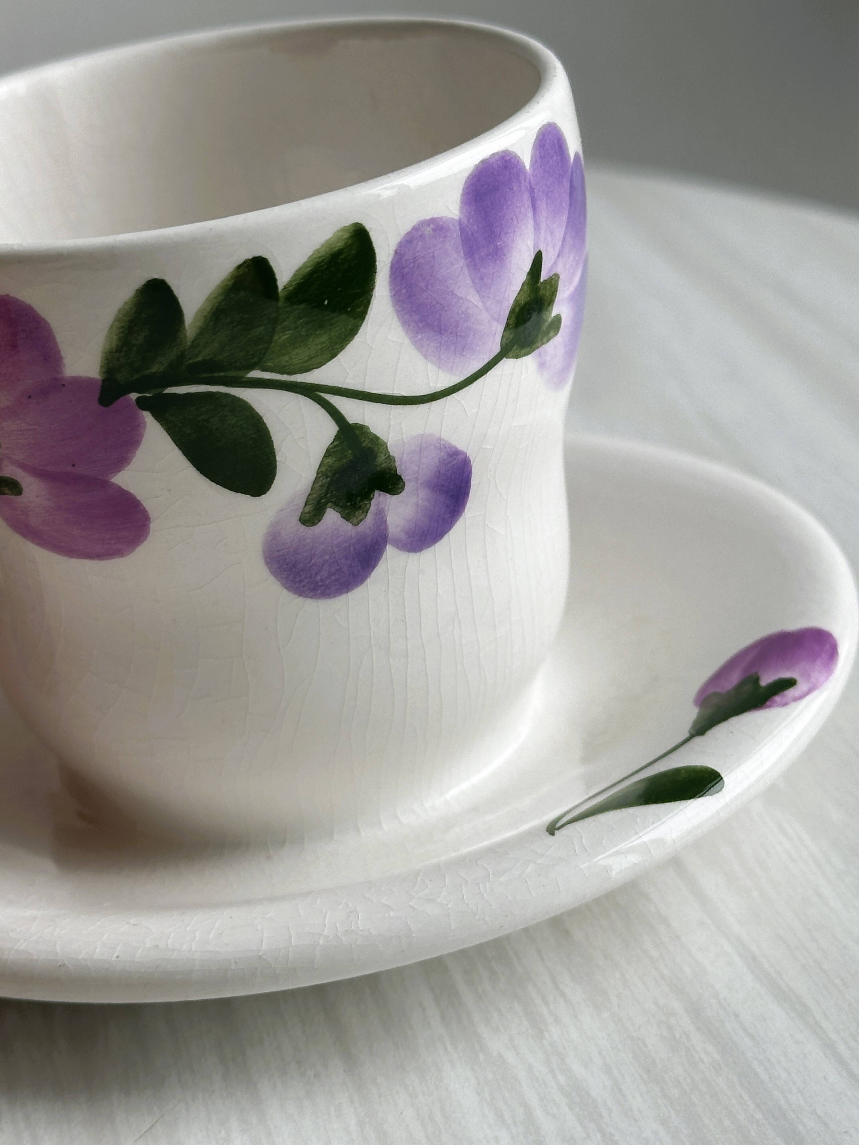 Sugar bowl, jam or honey pot hand painted "Richard Ginori", made in Italy.