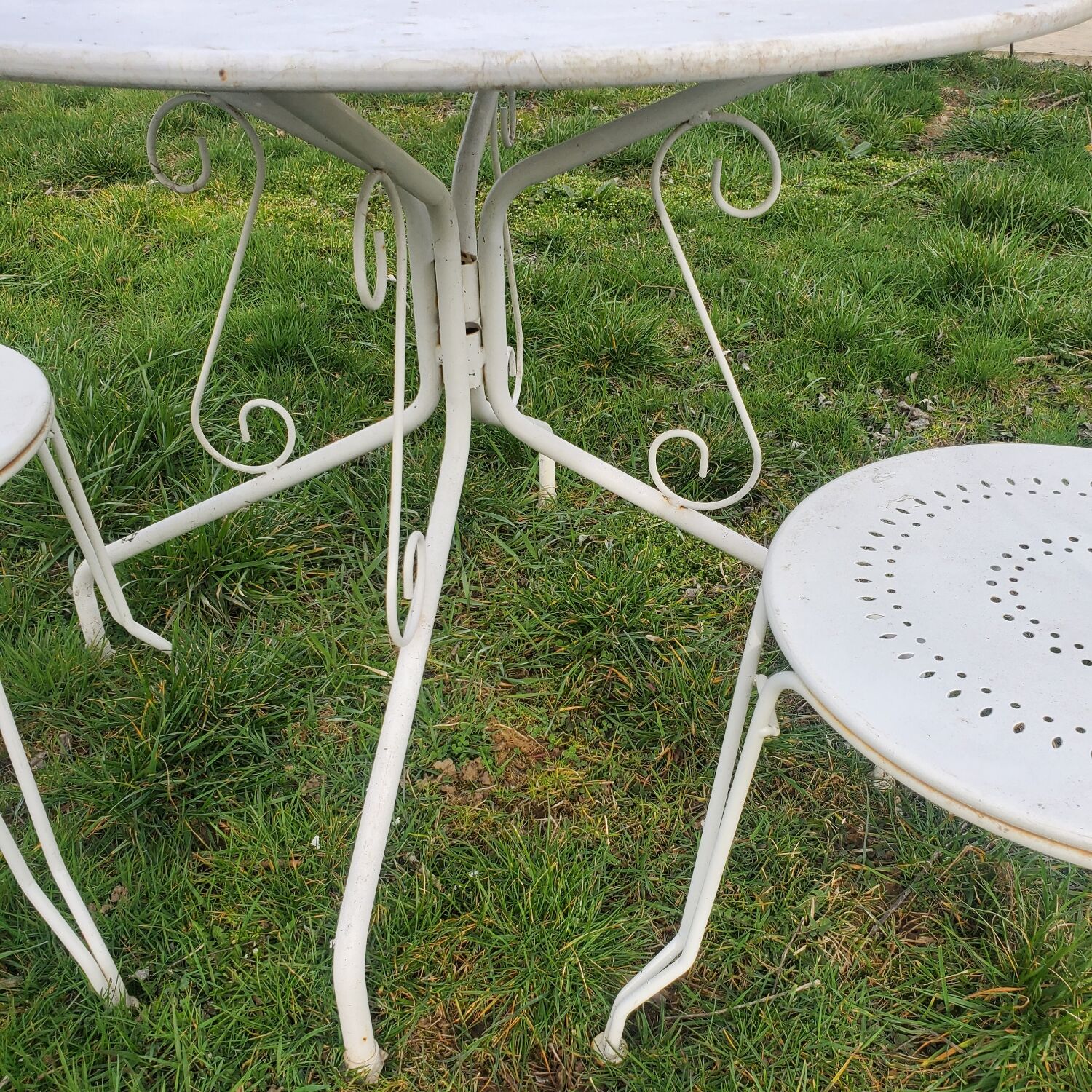 Salon de jardin fer 1 table 2 chaises