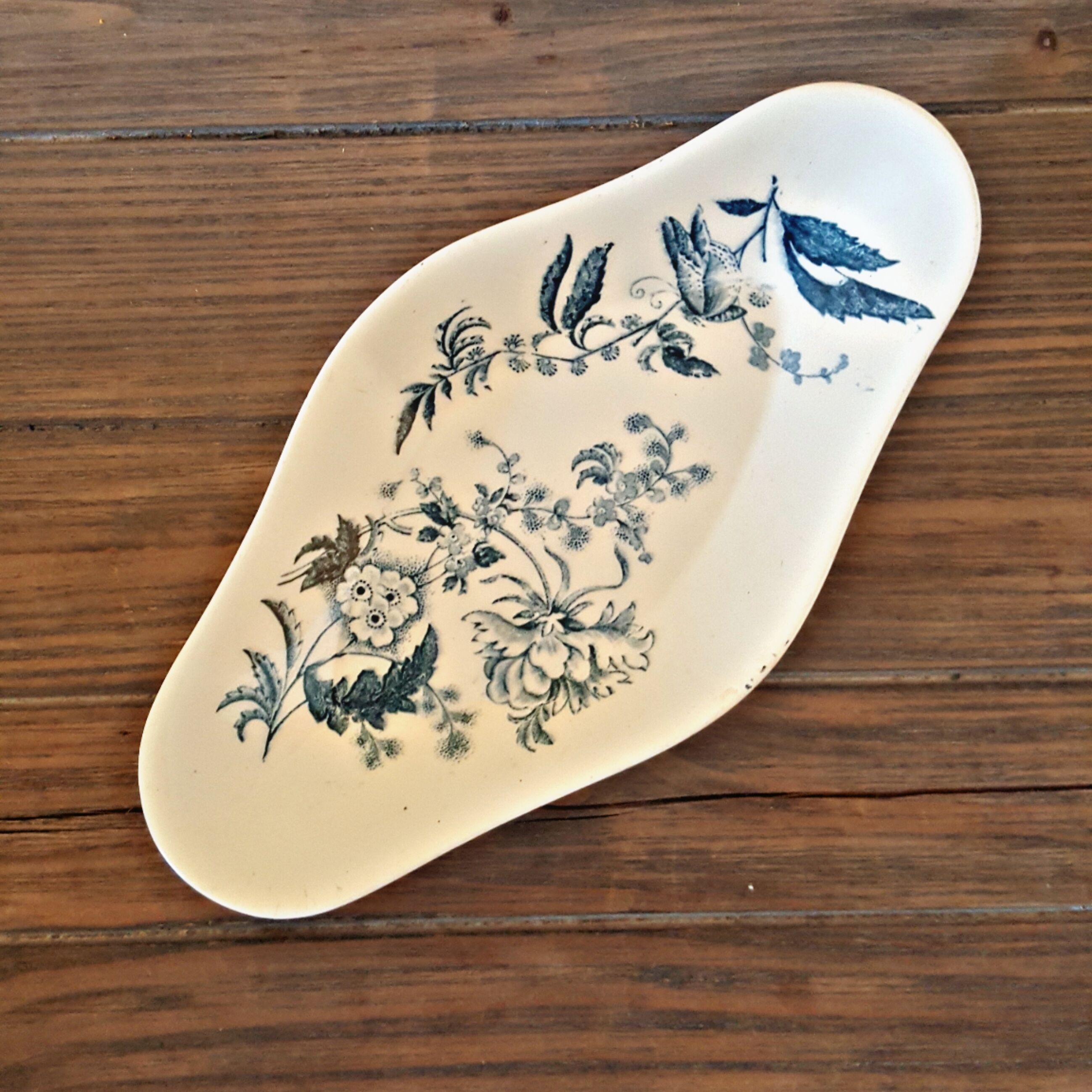 Ravier in longwy earthenware model Ycno blue floral decoration