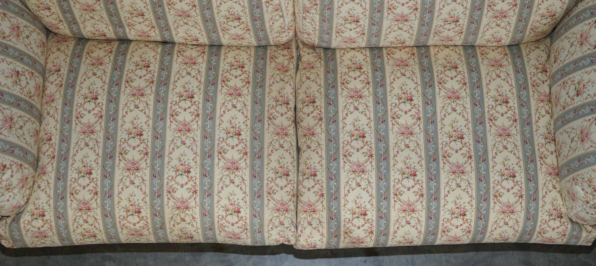 Large canapé Antique Howard & Sons Portarlington original tapestry ticking