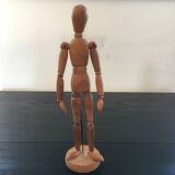 Articulated wooden mannequin