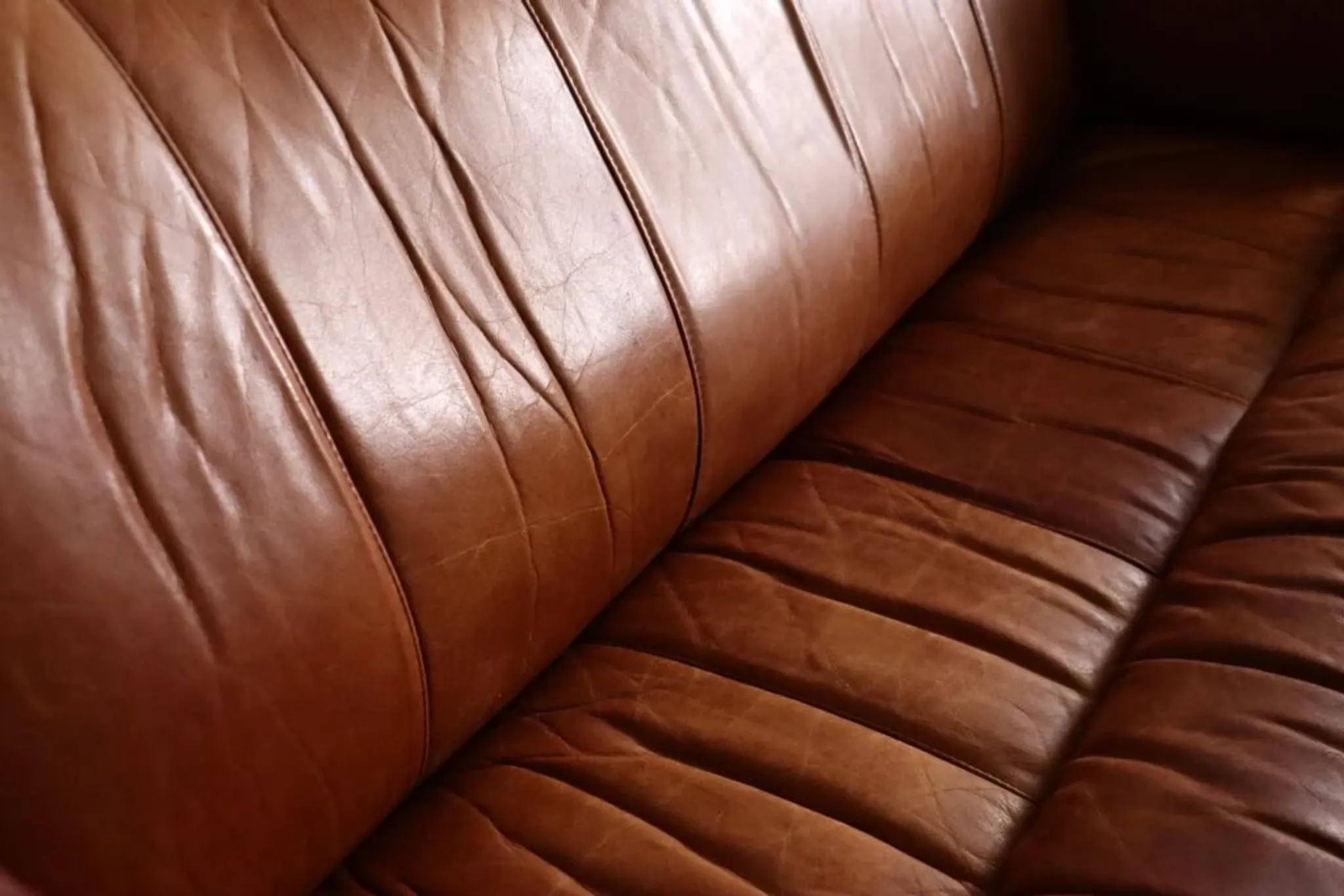 Mid-century sofa in cognac leather and wood by Pacific Green, Australia 1980s
