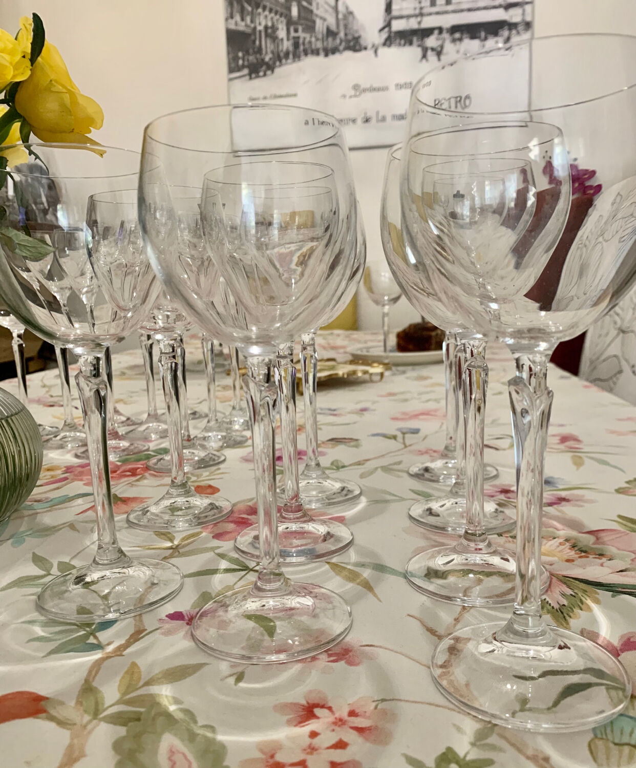 Crystal wine glasses (bud-shaped foot)