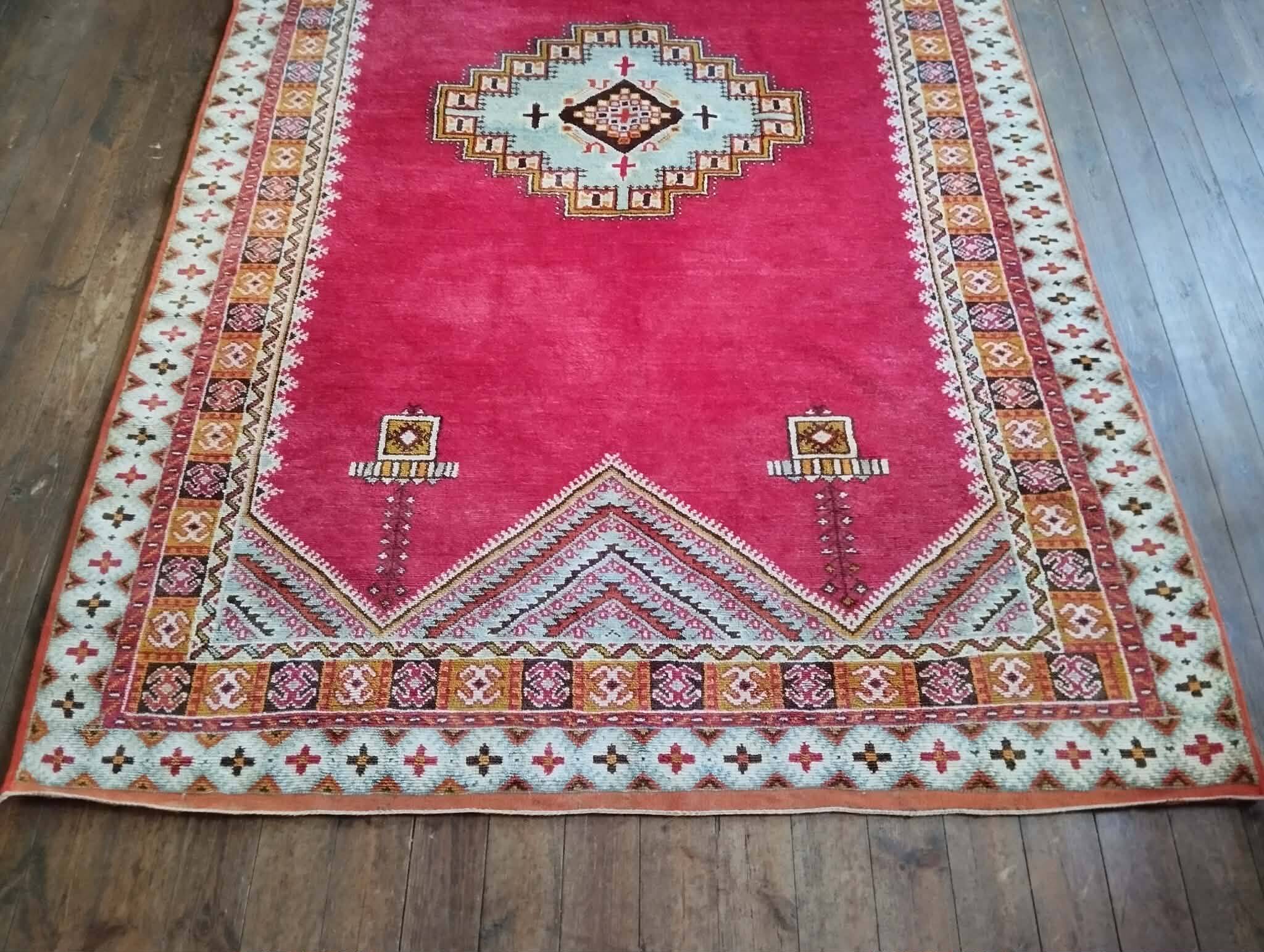 Handmade Berber Taznakht rug 307x192cm