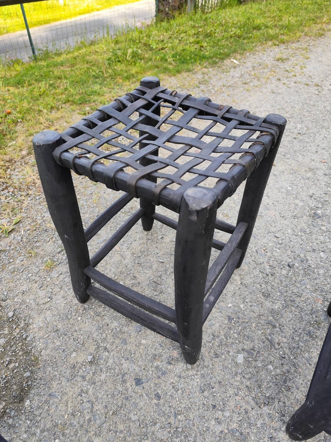 6 tabourets bois assise tressée de Cuir Nina Kaufmann