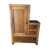 Asymmetric dresser