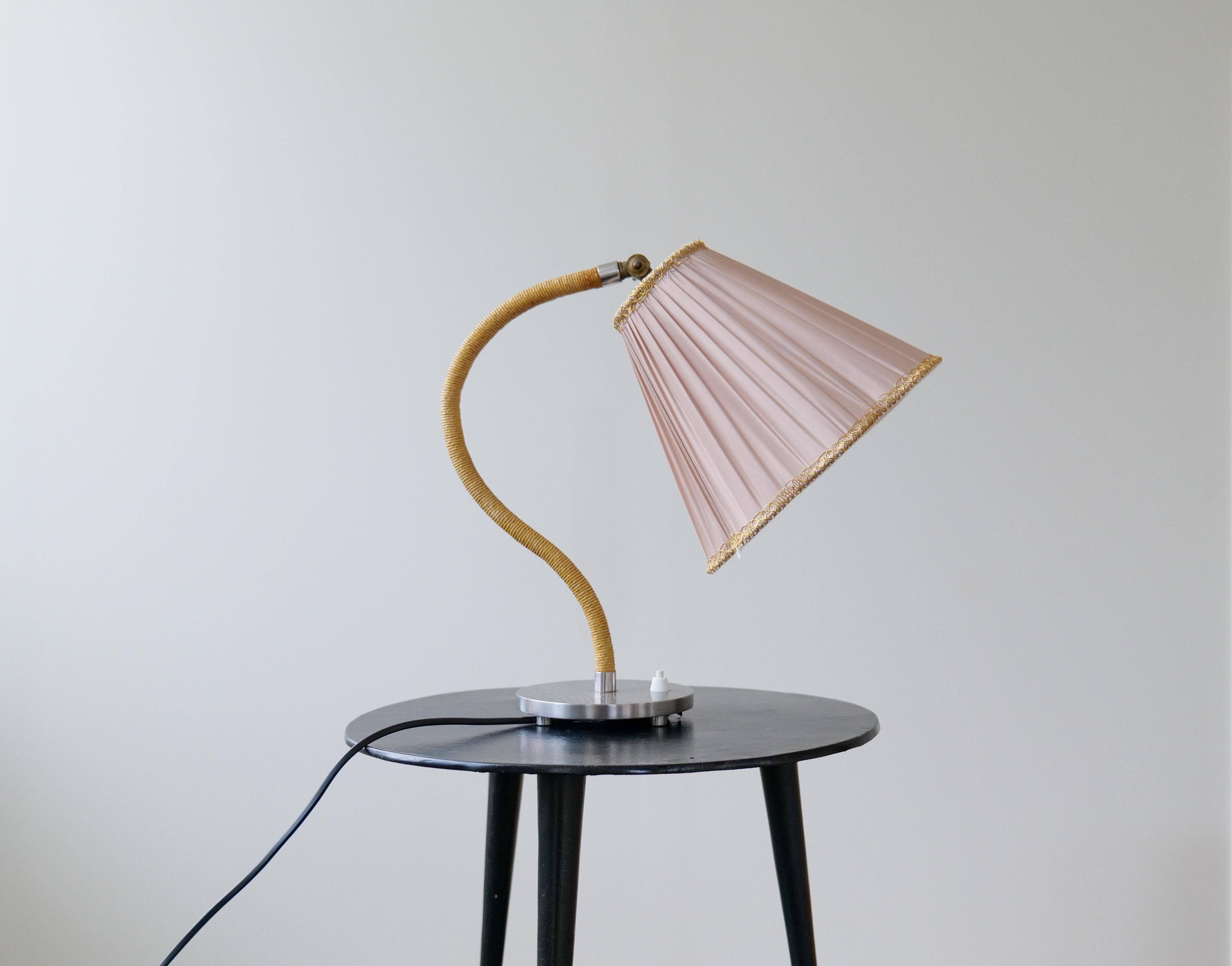 Swedish sculptural table lamp in Art Deco style from the 1970s.