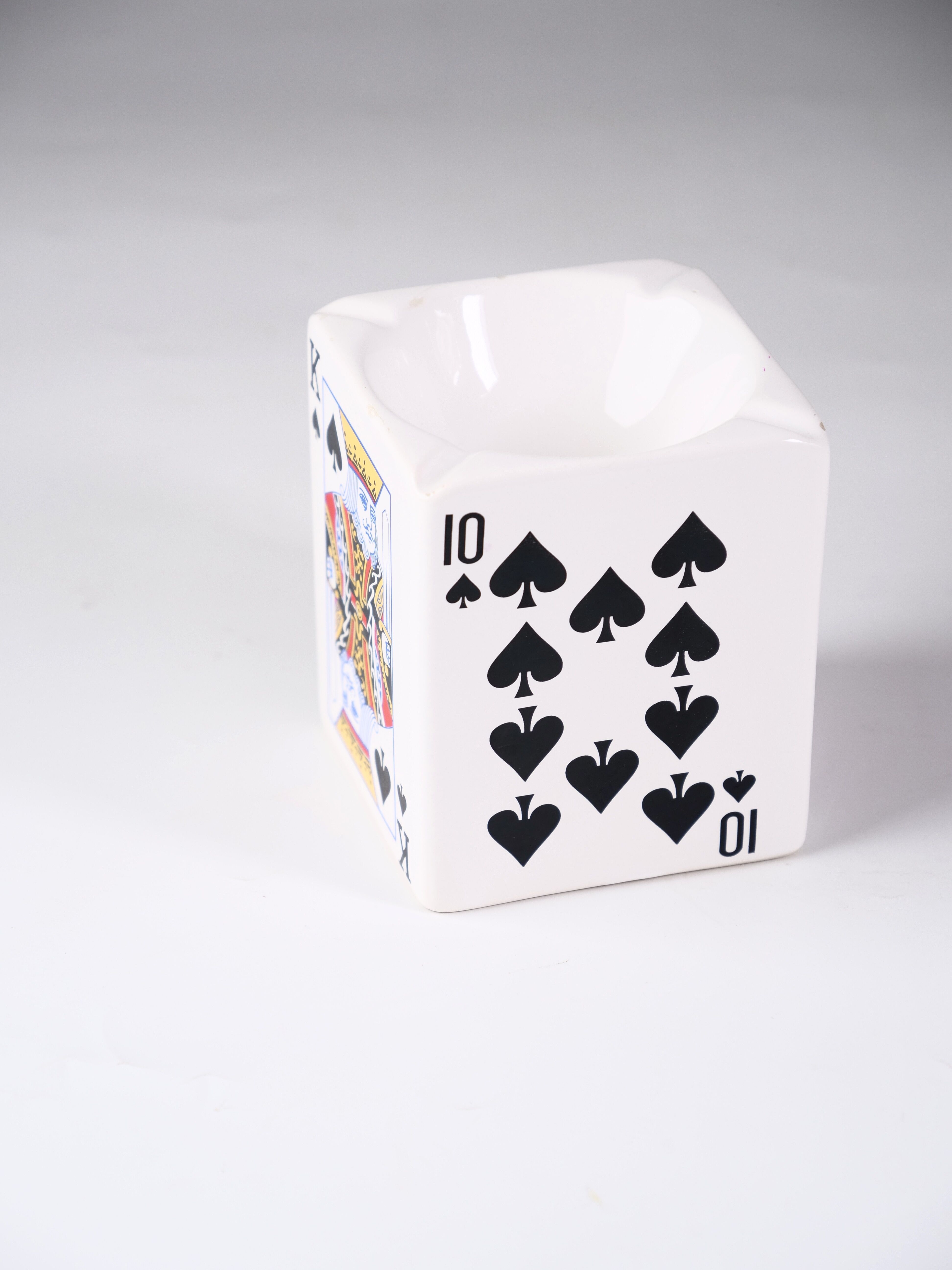 Ashtray poker design card game