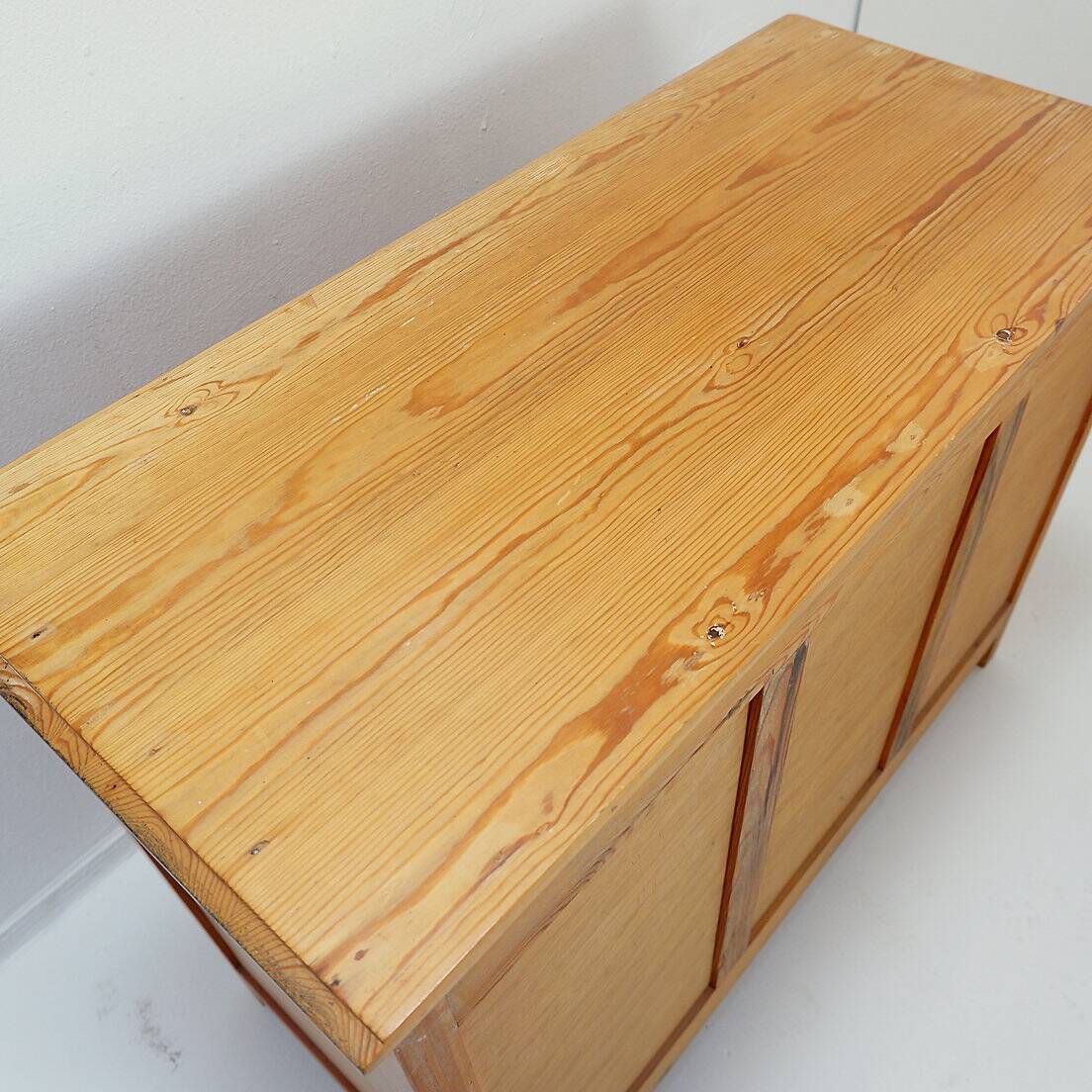 Vintage 5 Drawer Chest of Drawers with brass handles