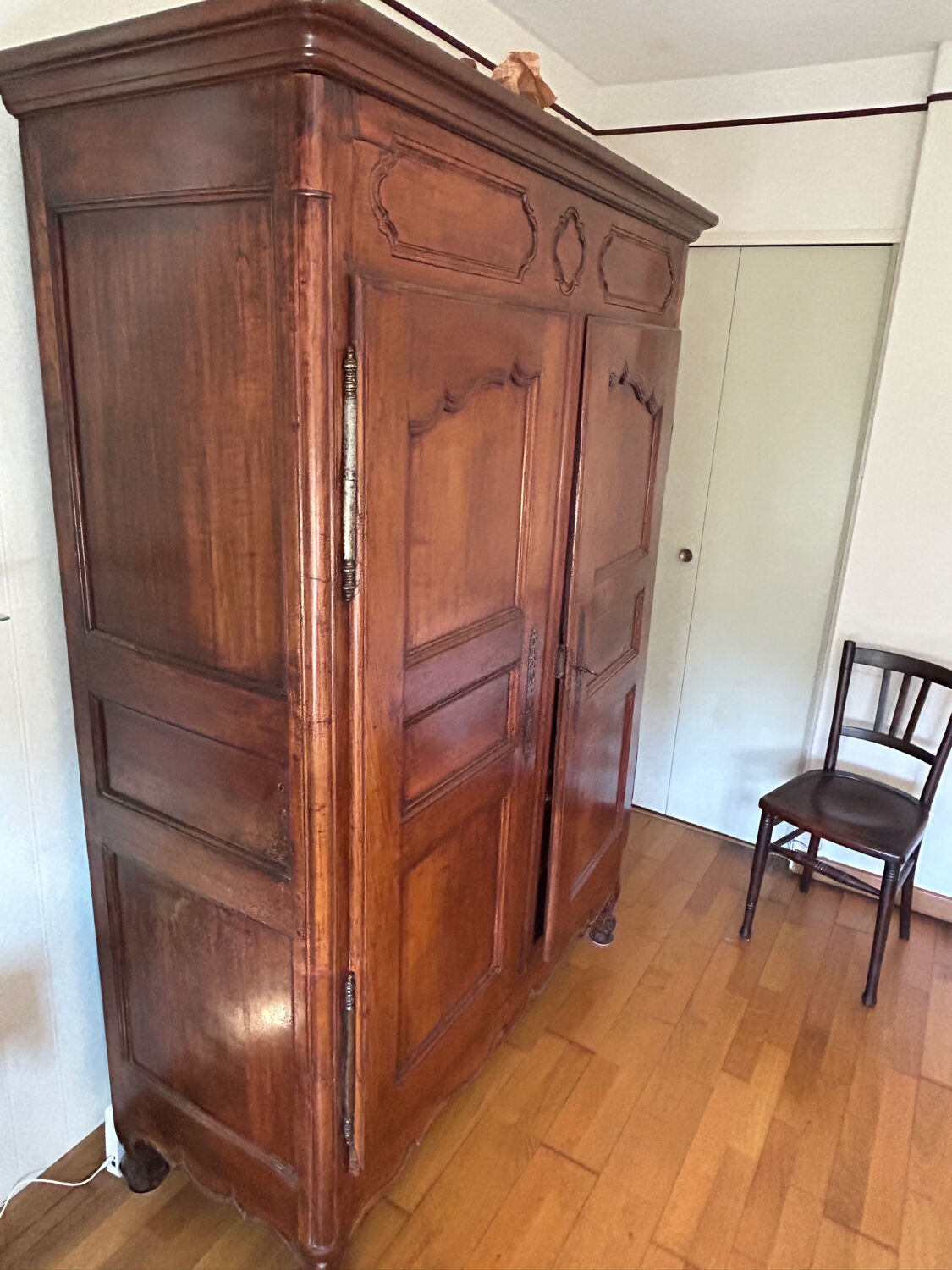 Louis XV style wardrobe - very good condition