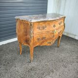 Commode style Louis XV