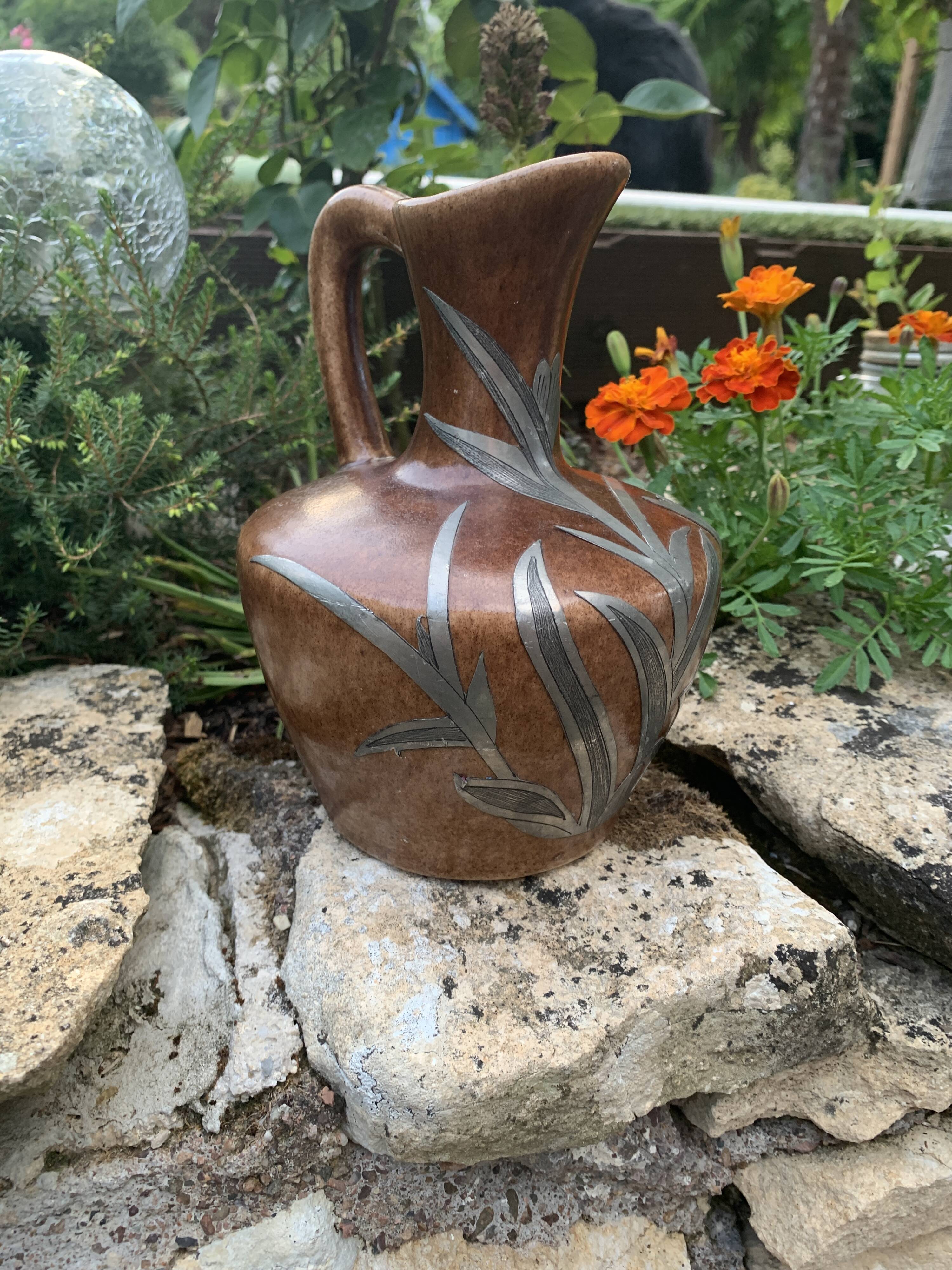 Pitcher in ceramic and tin from Savoy