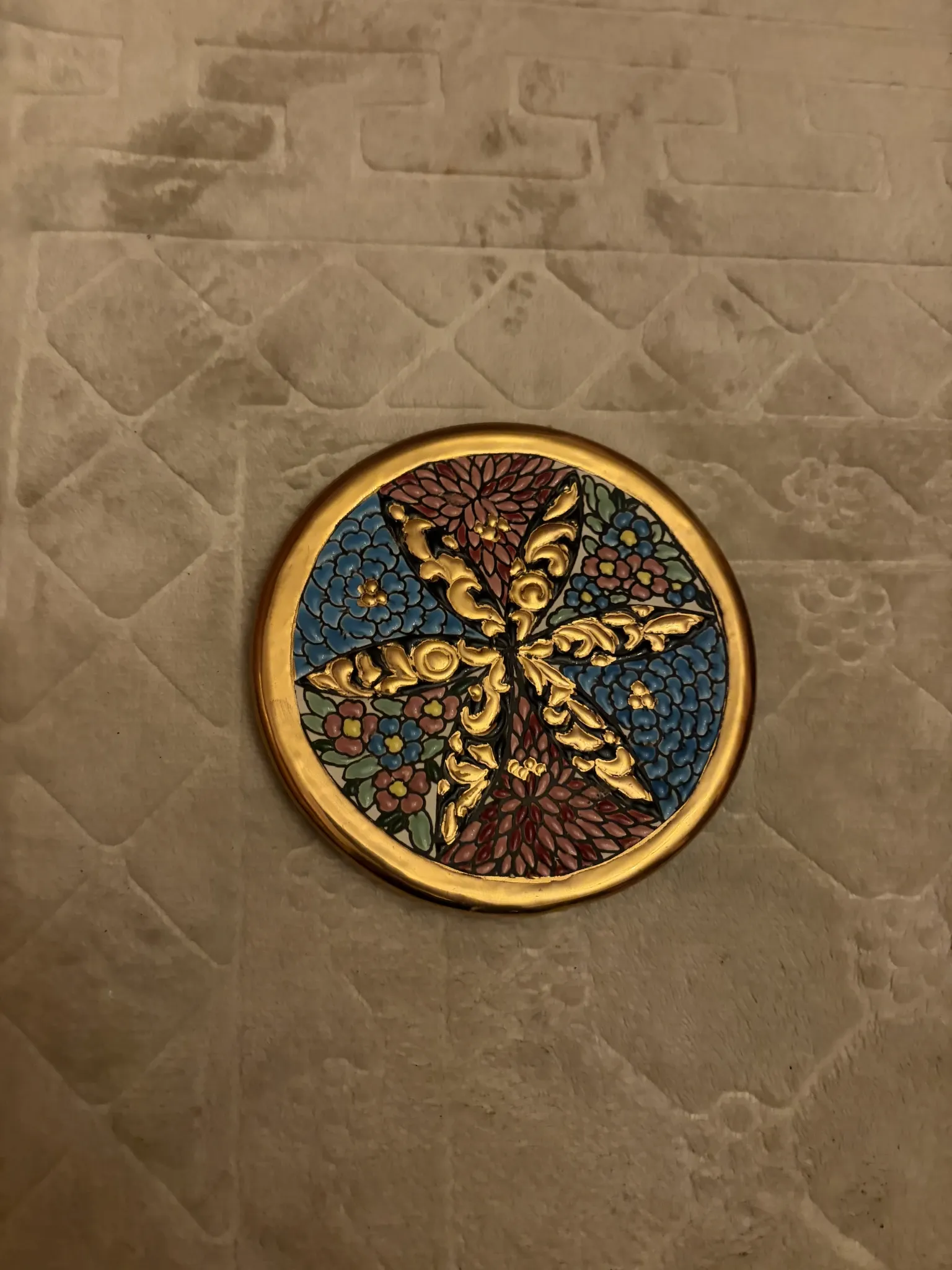 ceramic plate glazed and gilded with 24-carat gold