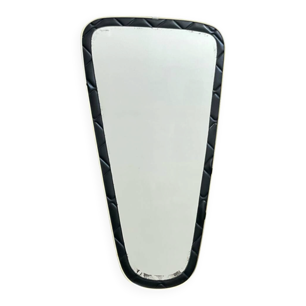 Miroir asymétrique des années 60 — Beyit