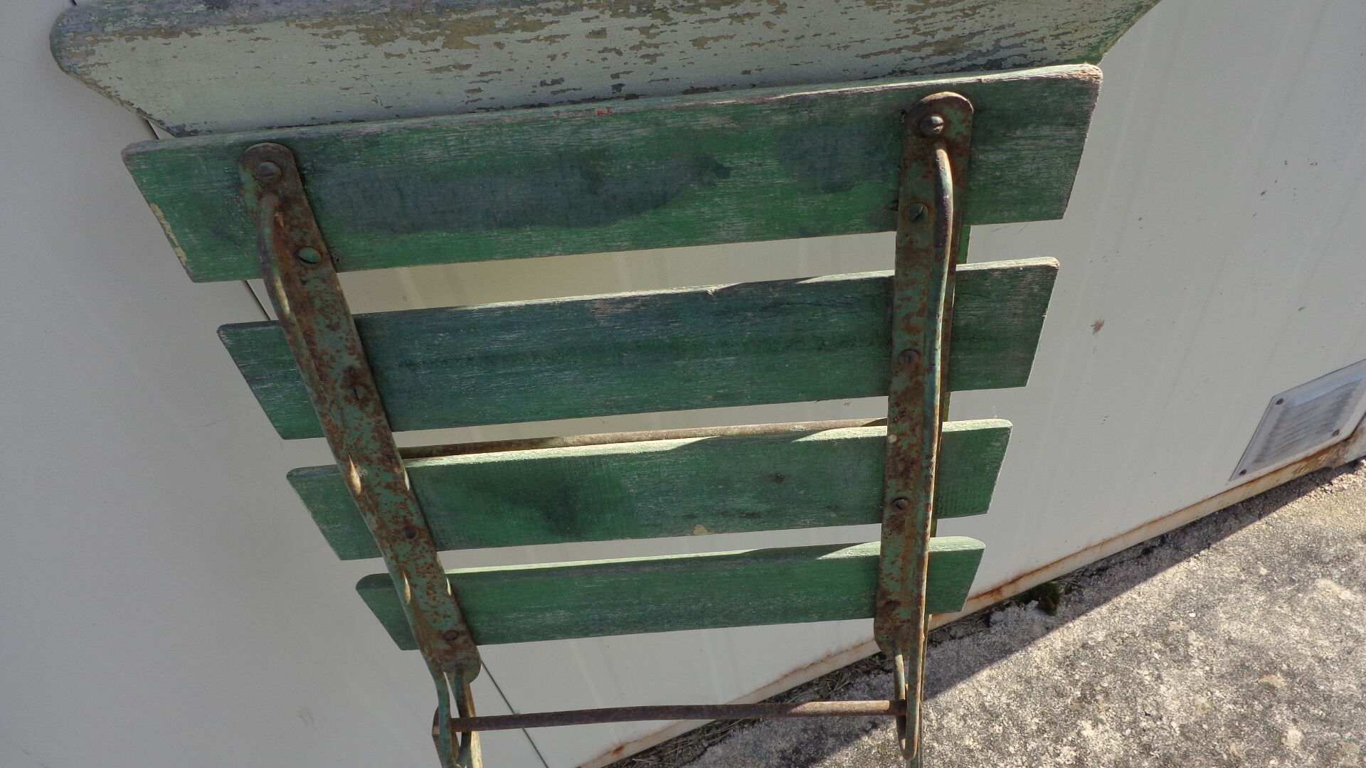 Folding garden chair