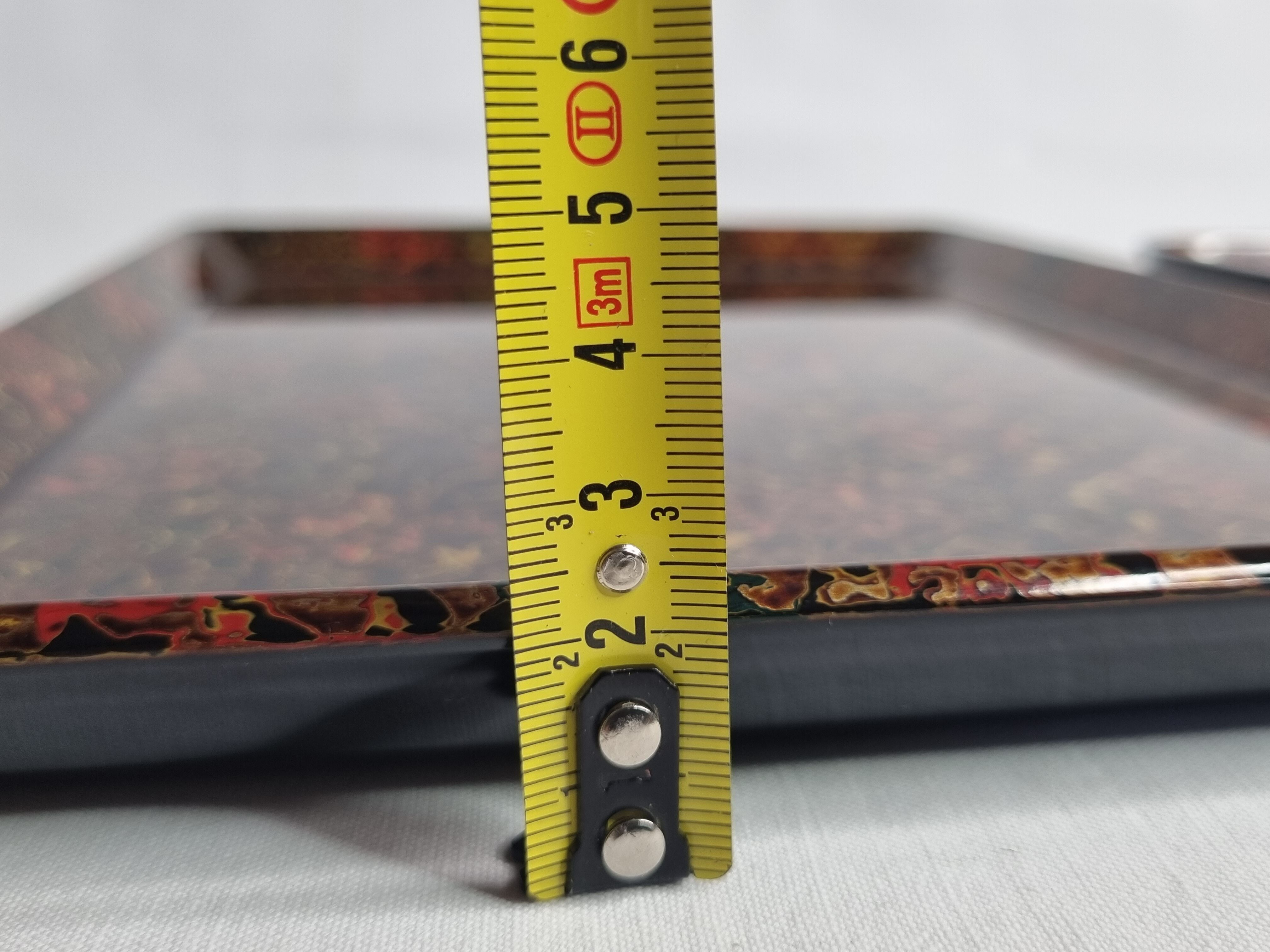 Two serving trays in vintage Japanese lacquer, "Kara-nuri"