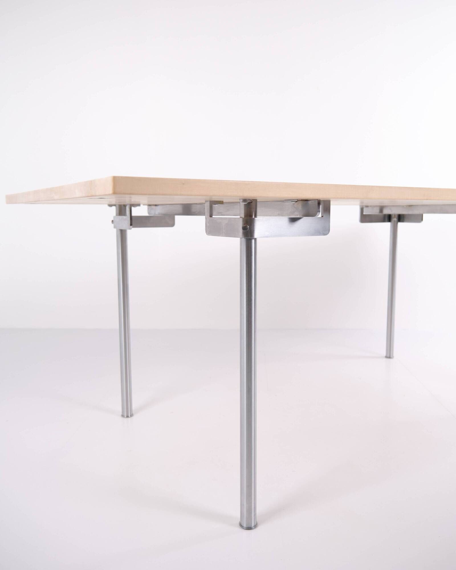 CH318 dining table – Hans J. Wegner – solid beech – extension leaves – Tranekær Møbler