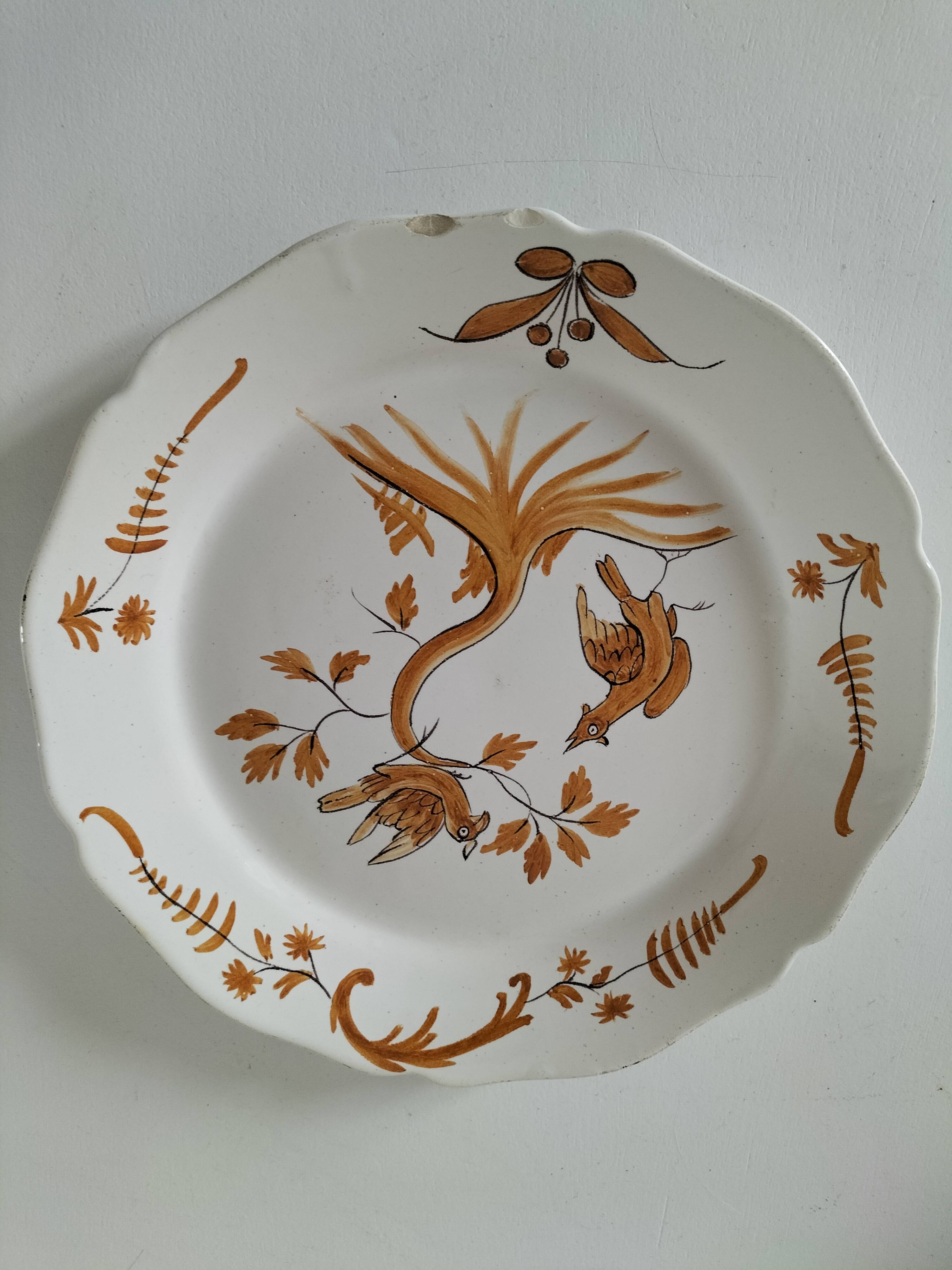 Antique Moustiers style plate, Museums of France edition