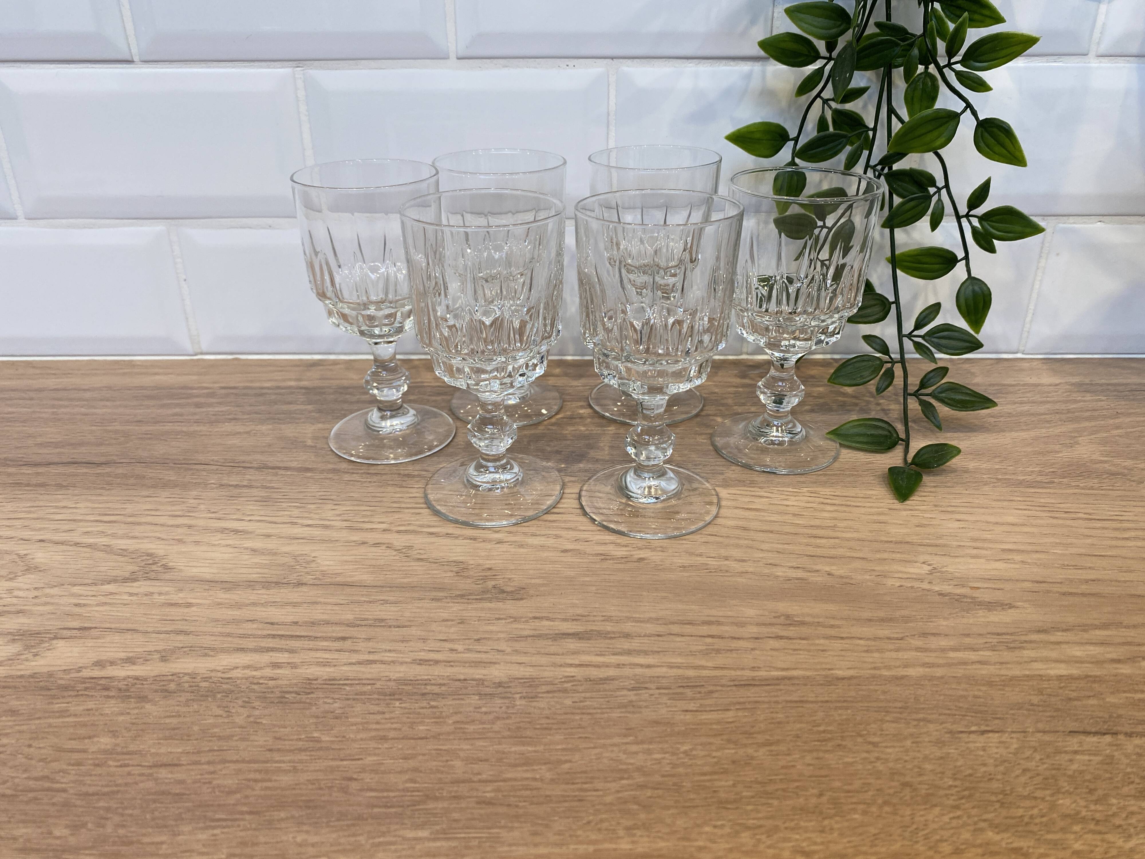 Set of 6 Luminarc Lance white wine glasses