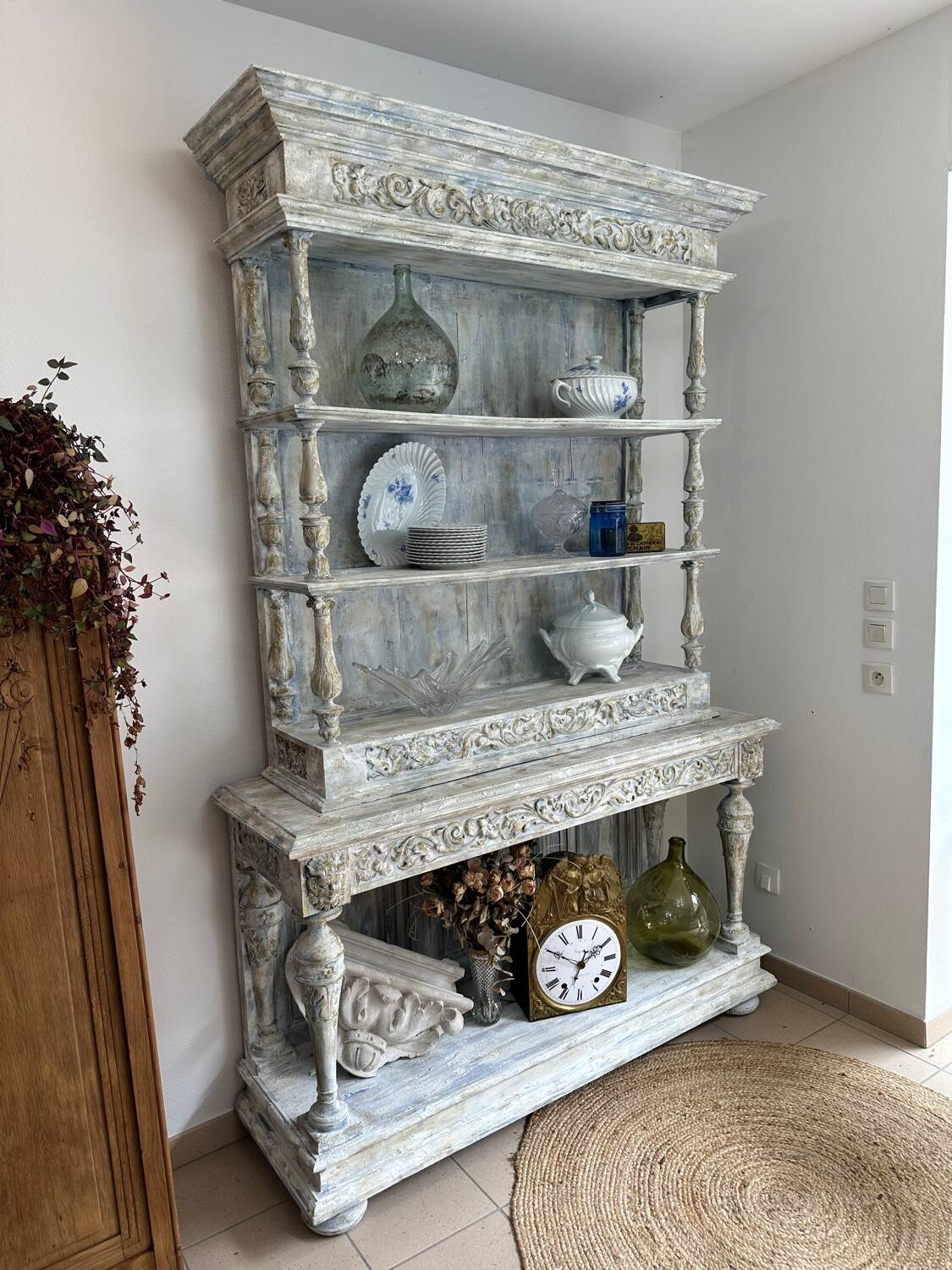 Walnut dresser, 19th century.
