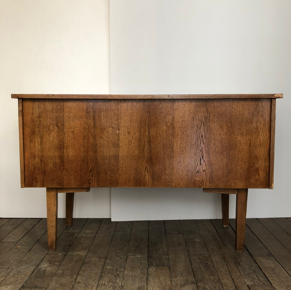 Bureau vintage en bois foncé