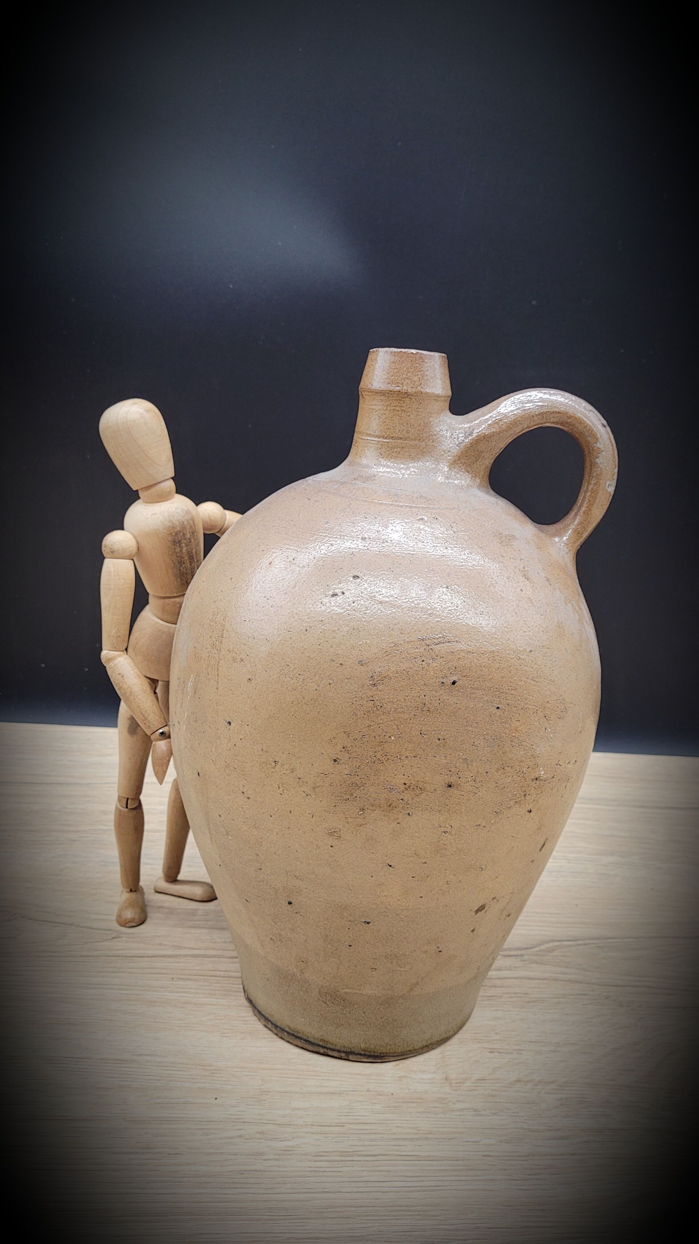 Vase jug in sandstone 5L