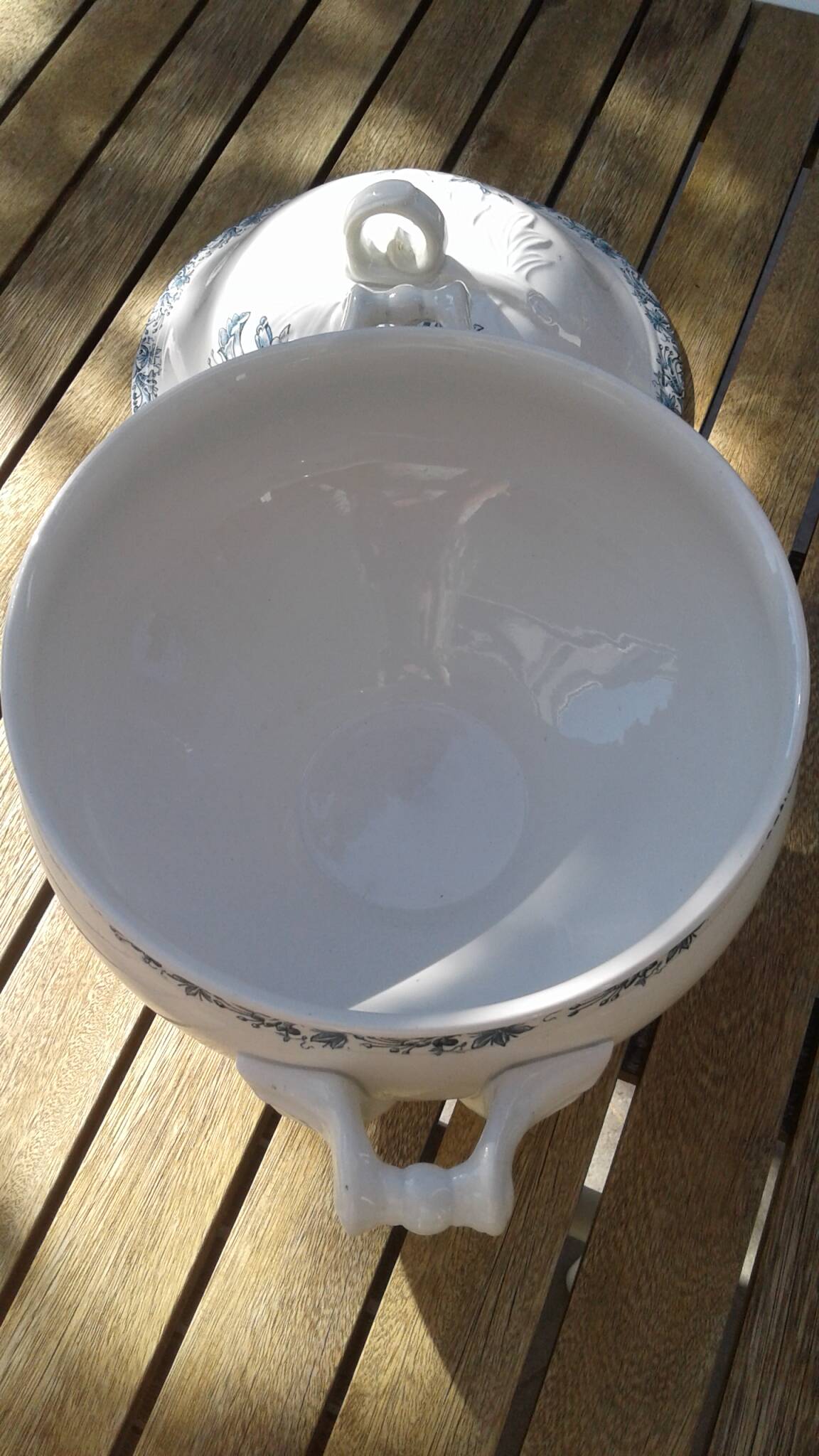 St-Amand soup tureen