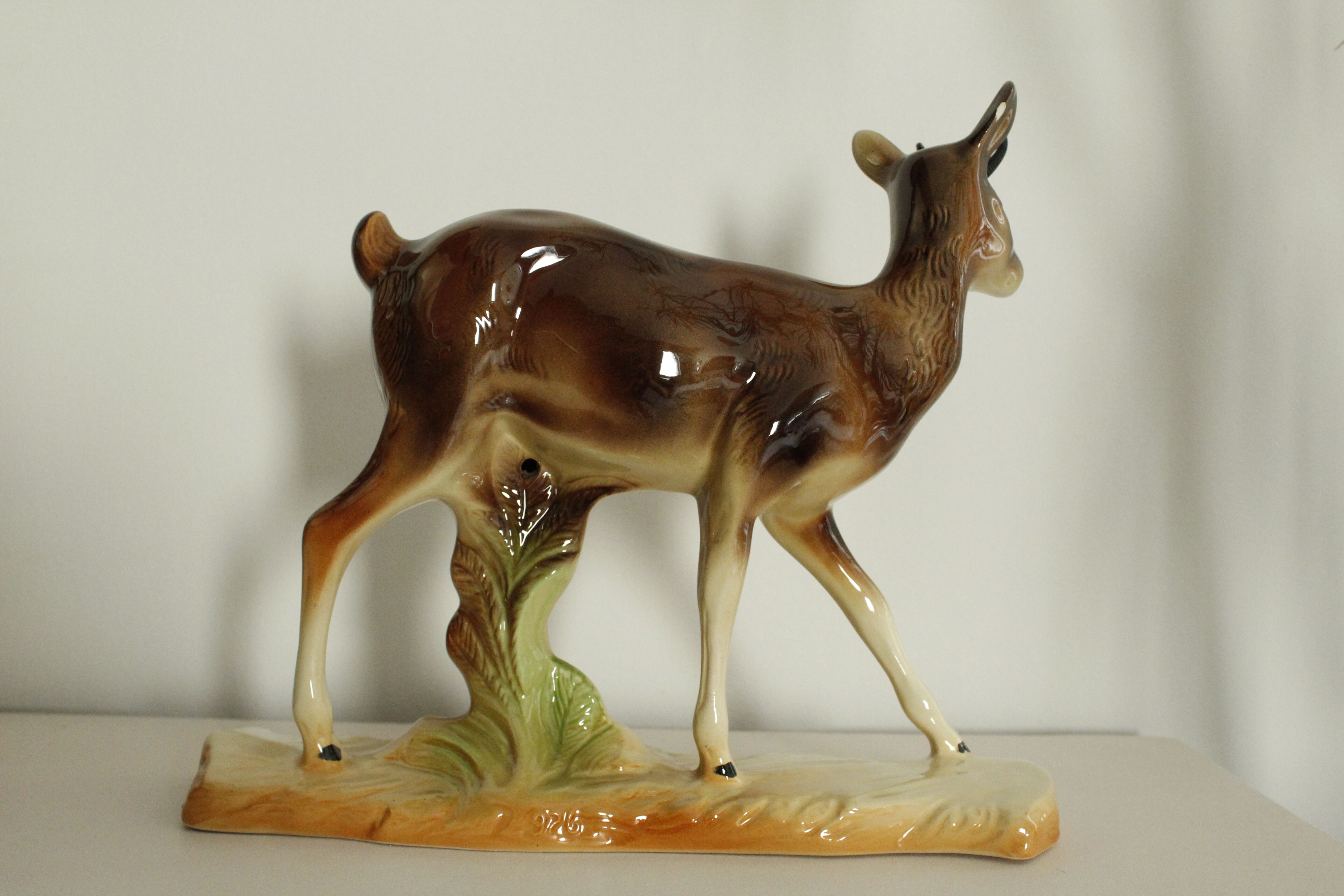 Large young chamois ceramic trinket