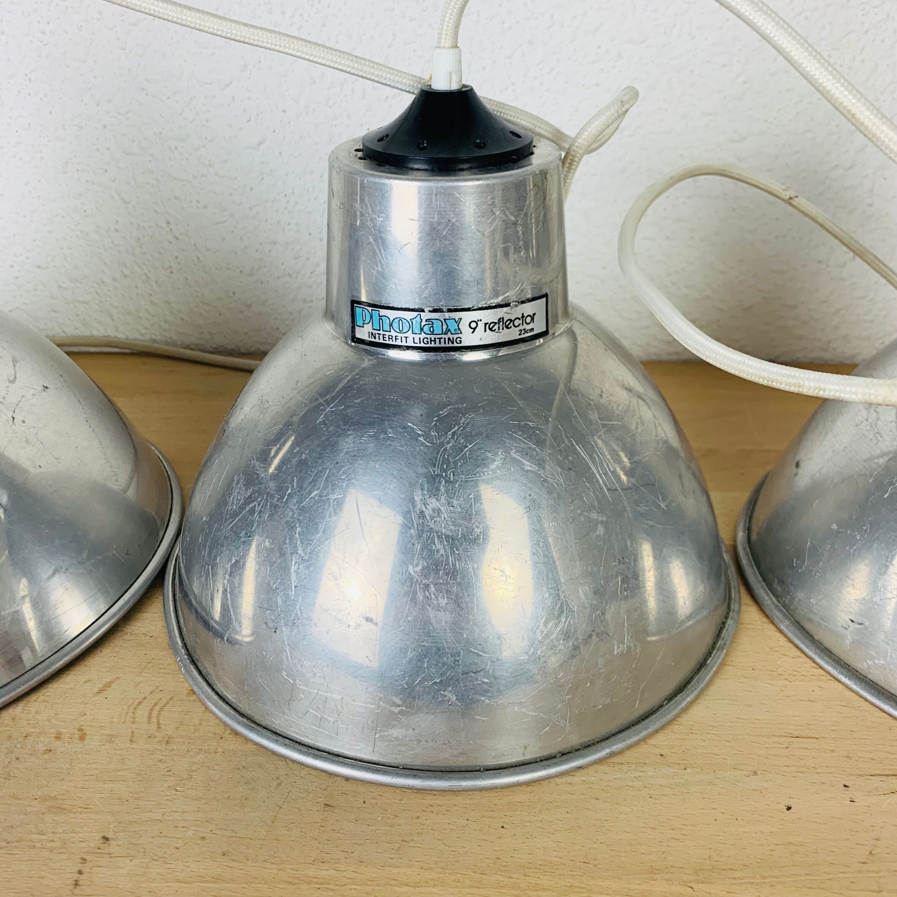 3 industrial metal suspensions Photax