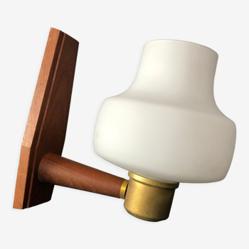 Scandinavian design wall lamp