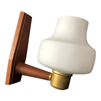 Scandinavian design wall lamp