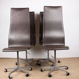 Set of 4 office chairs, leather and aluminum, Oxford/Arne Jacobsen model.