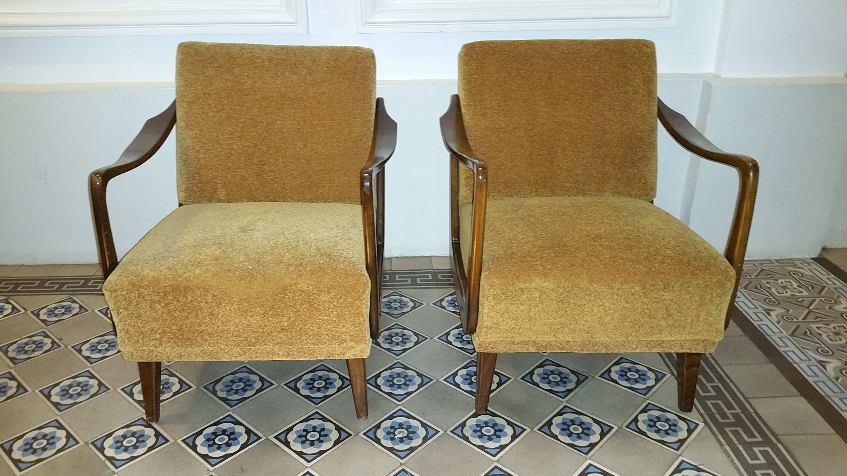 Scandinavian 50s/60s gold daybed canapé.
