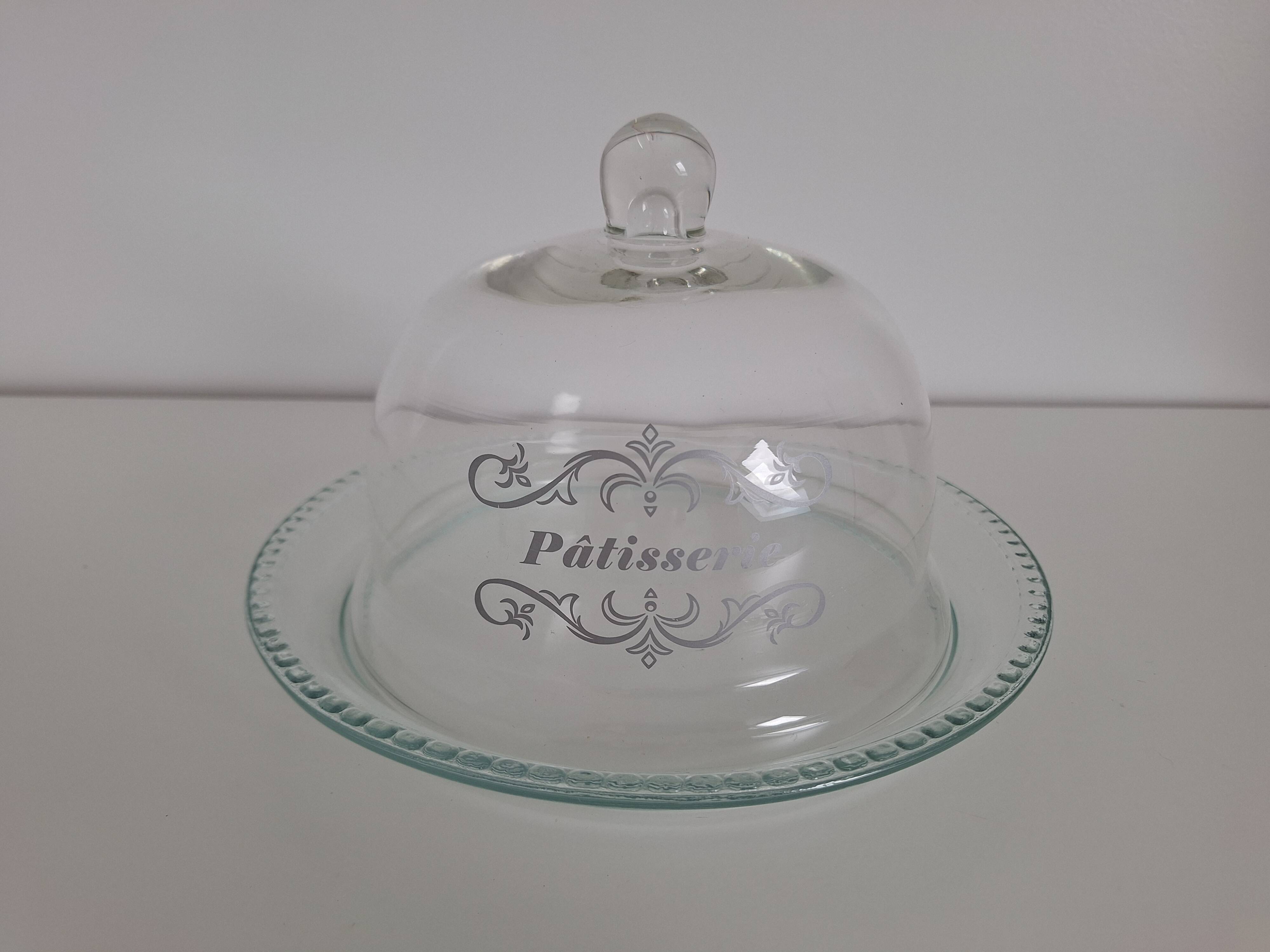 Cake dish with bell