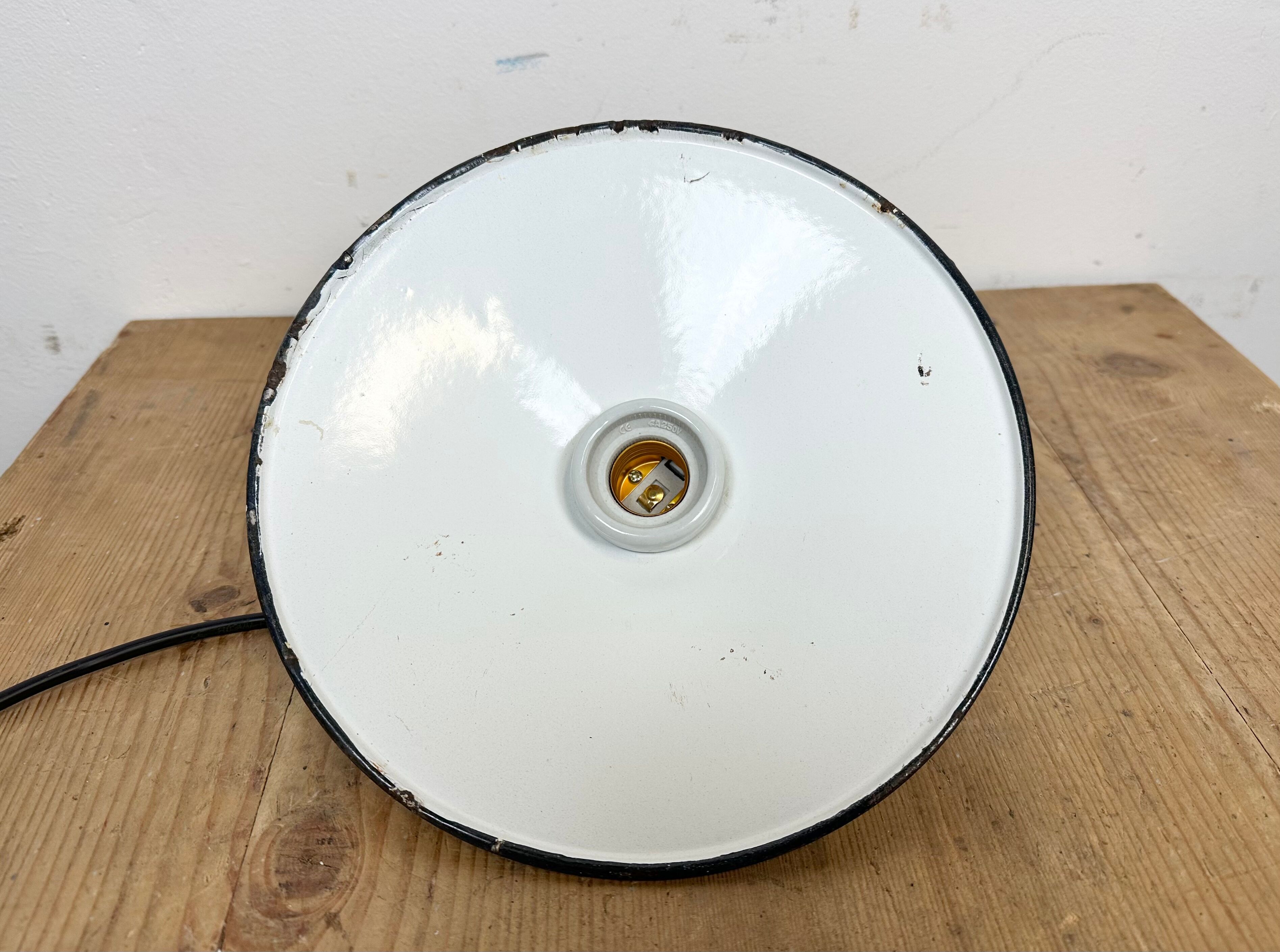 Industrial green enamel pendant light, 1970s