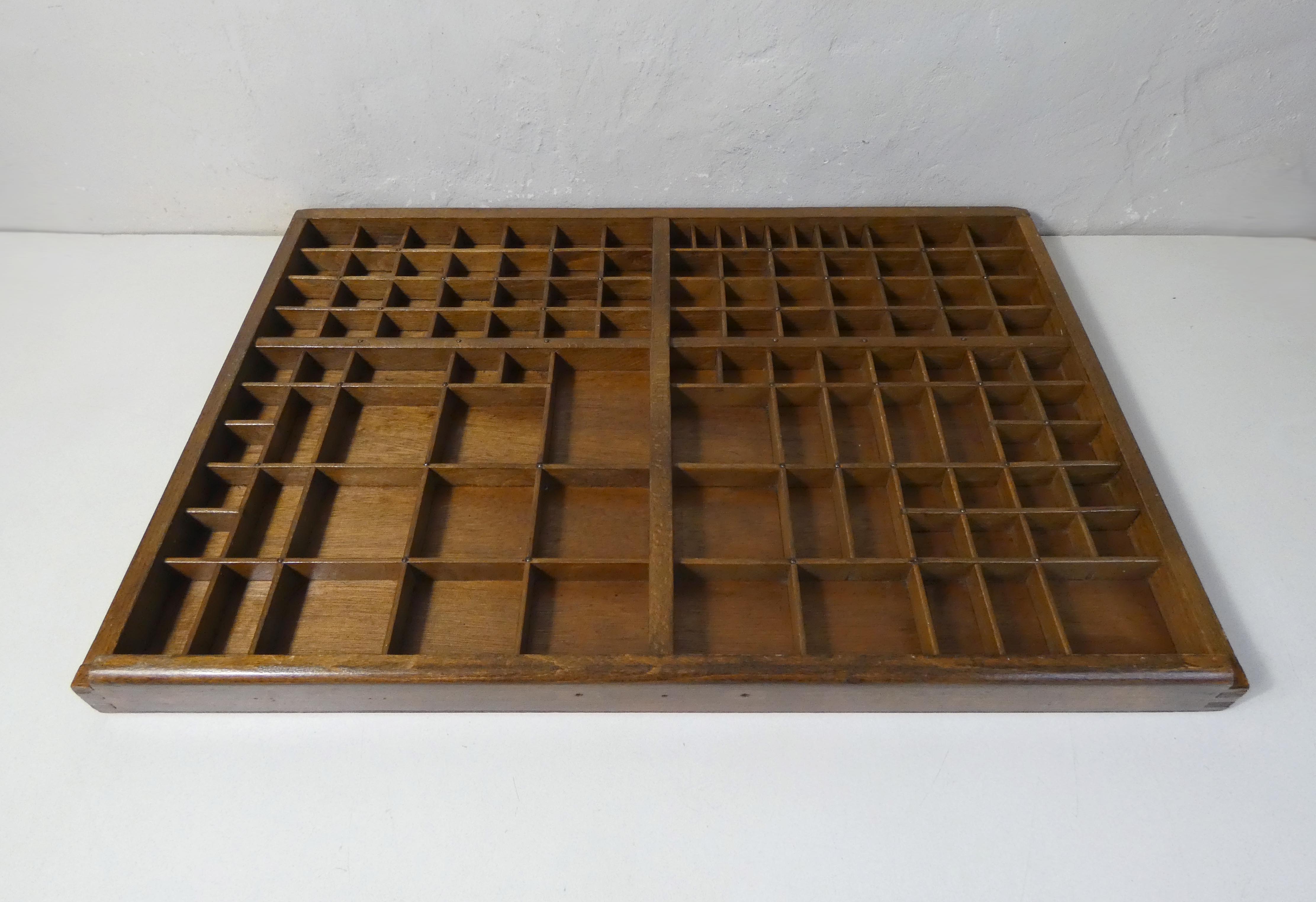 Old printing locker shelf in Trinket