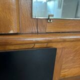 Two-tone compass foot wardrobe