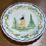 Paire d'assiettes HB Quimper en faïence des années 1920