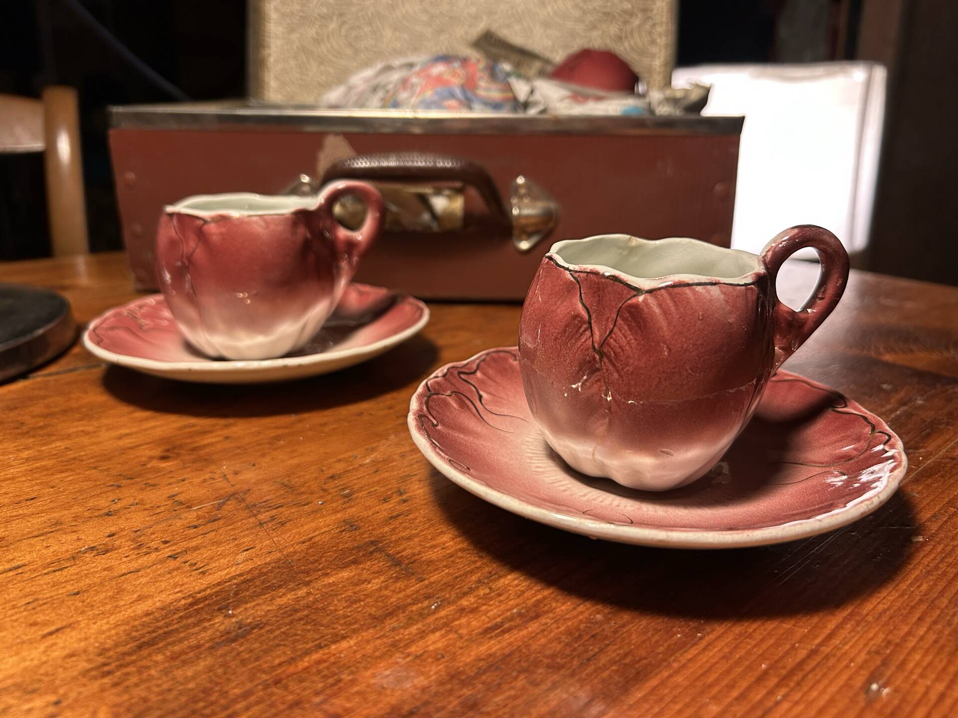 Duo de tasses bouton de rose – Luneville