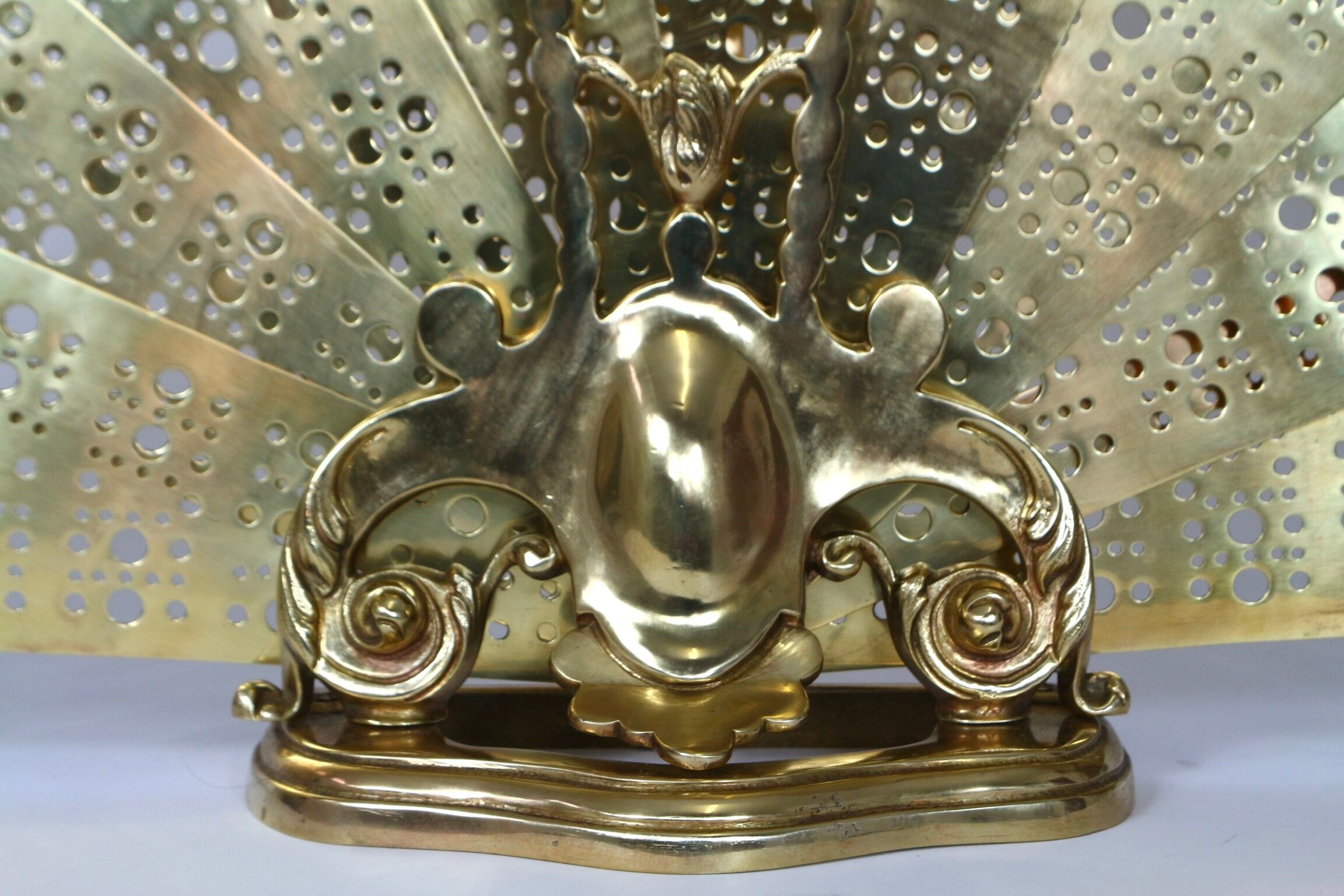 Fireplace peacock tail effect vintage, brass