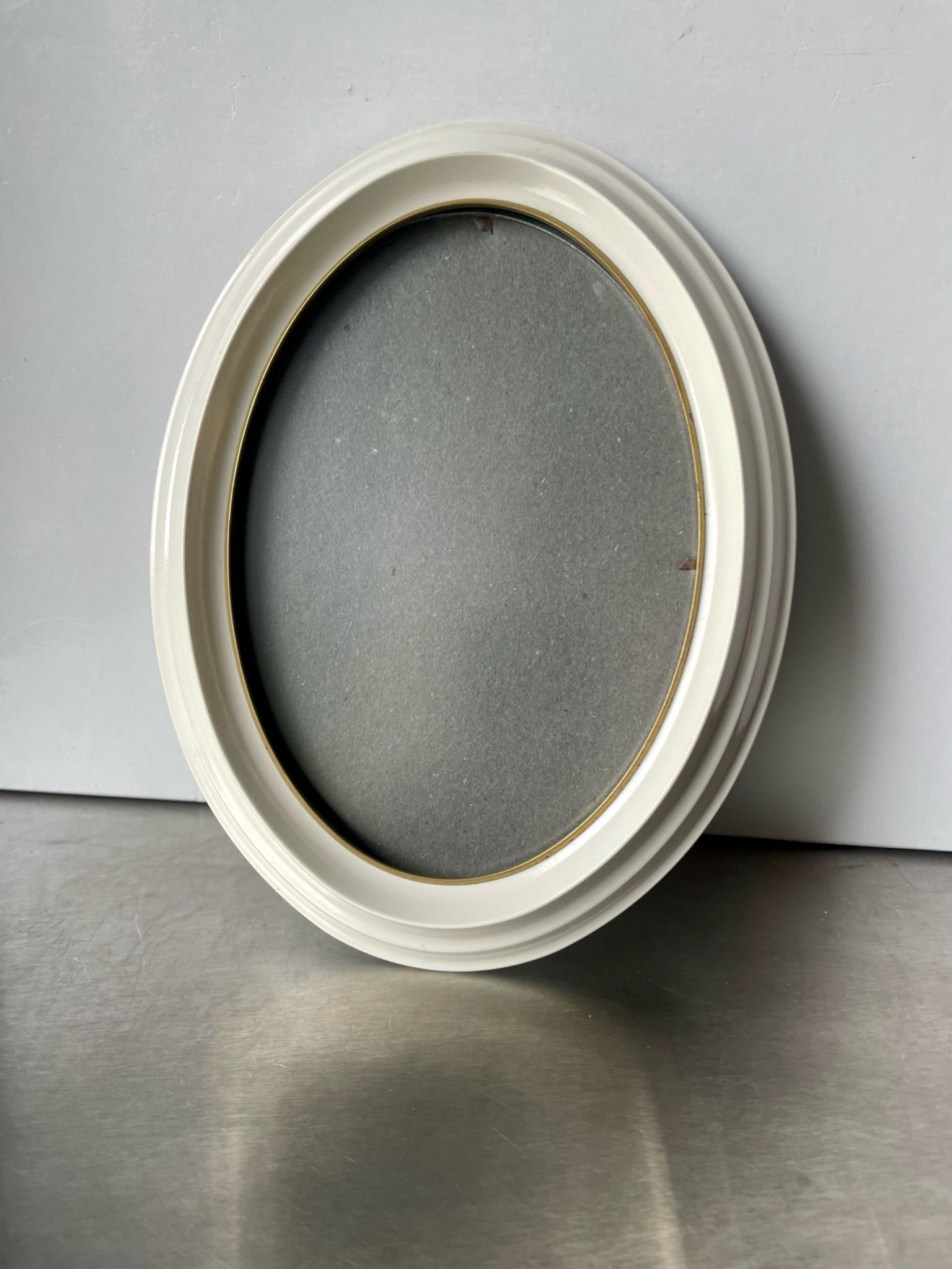 Oval bakelite vintage frame