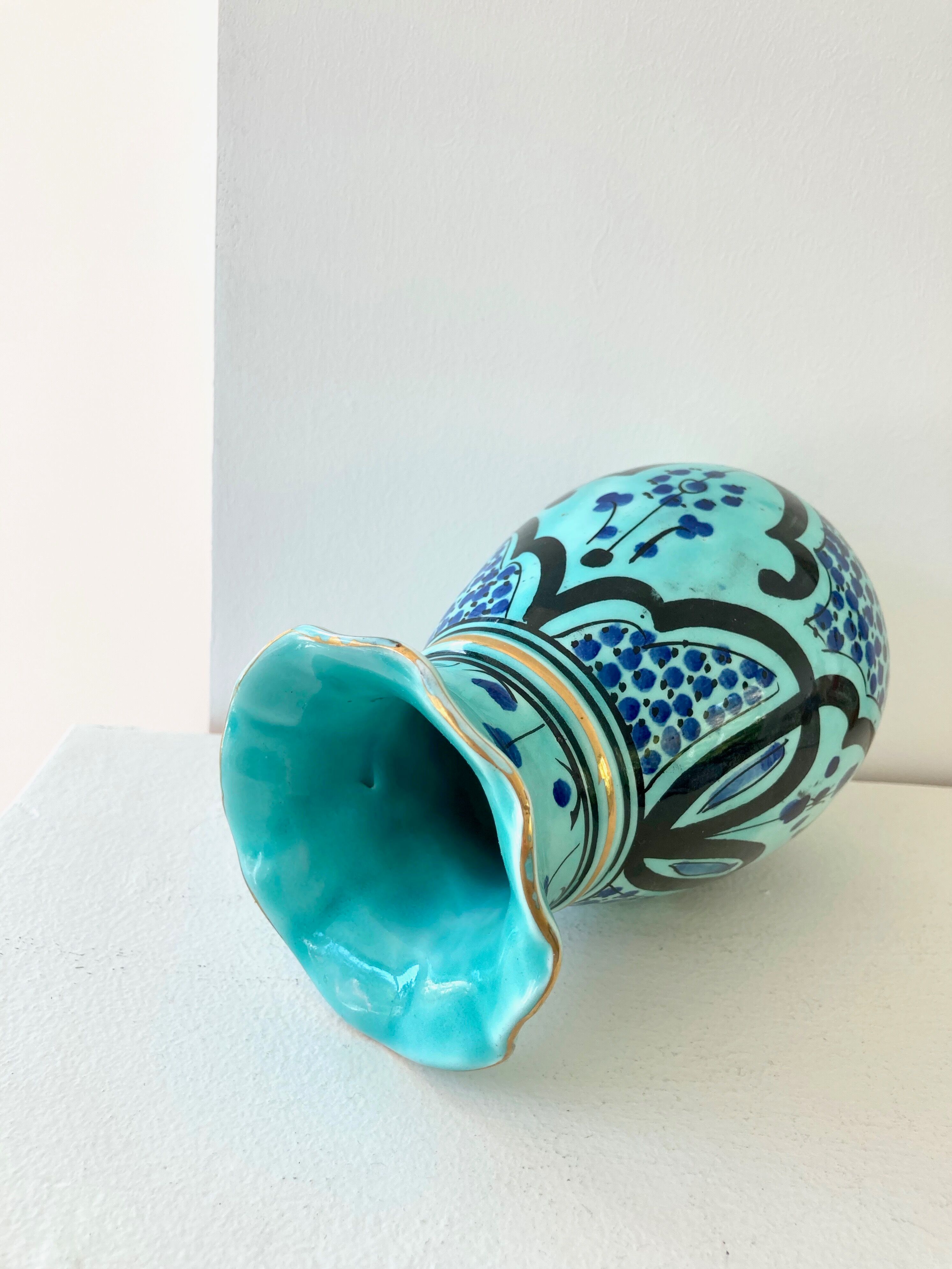 Corolla ceramic vase