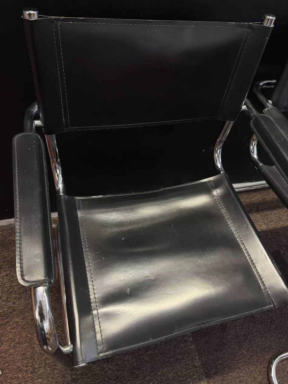 Set of 4 Armchairs in the style of Marcel Breuer – sled base