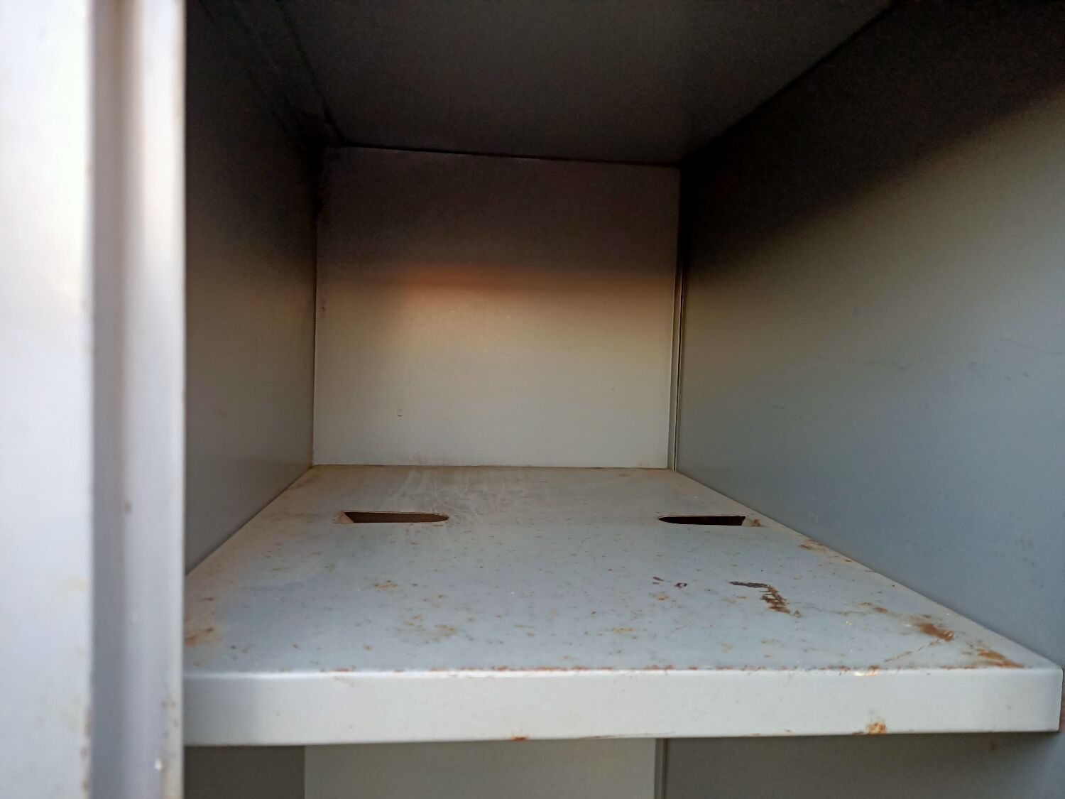 Metal cloakroom cabinet