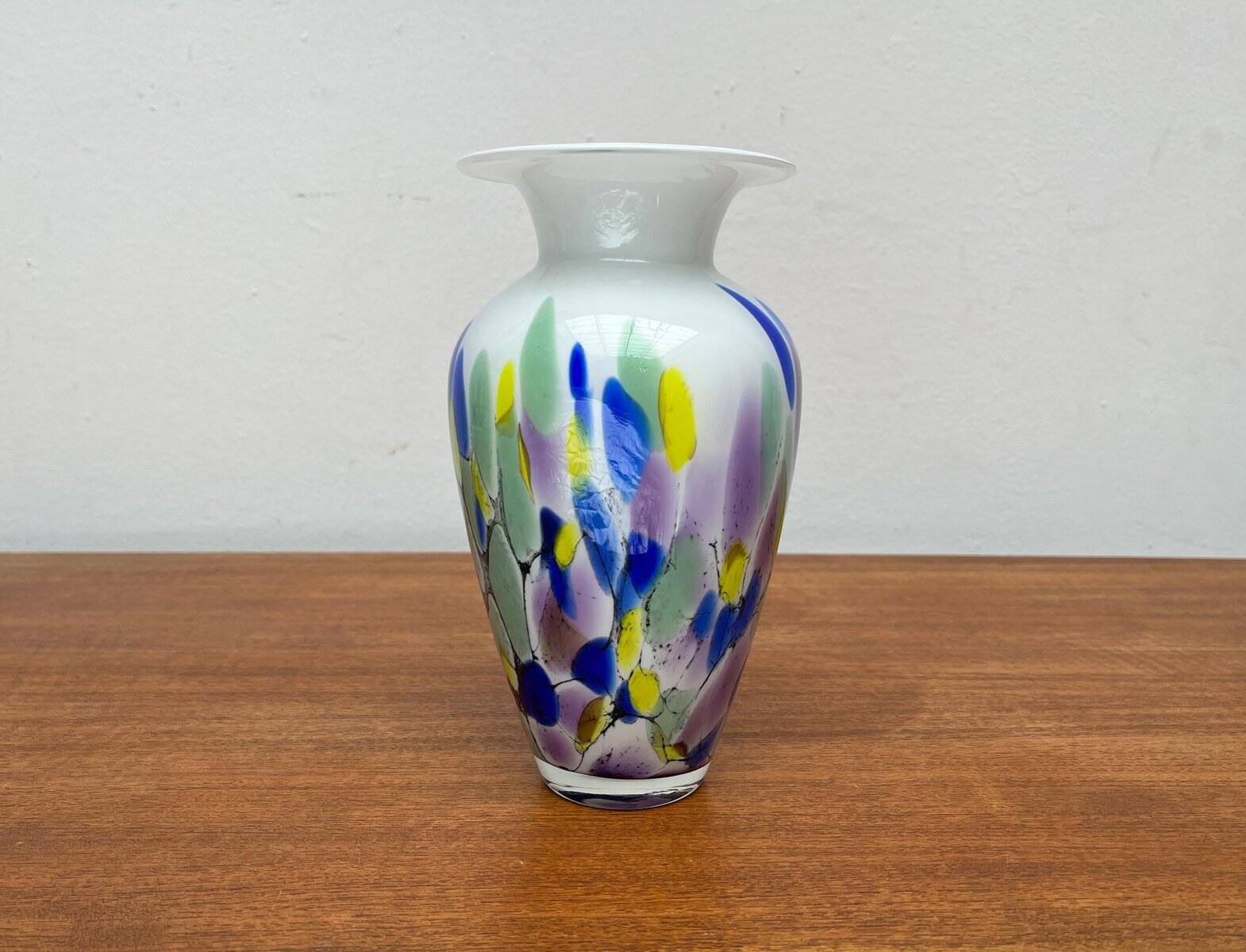 Postmodern glass vase by Hans Jürgen Richartz for the Richartz art collection, 1980s.
