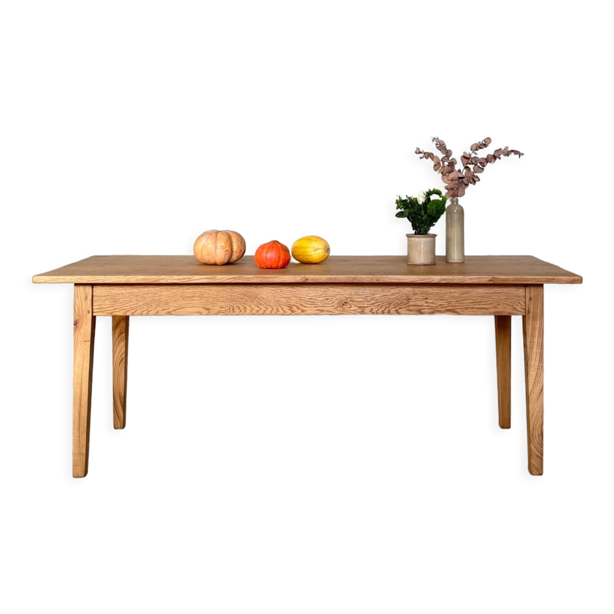 Vintage farmhouse table in solid oak.
