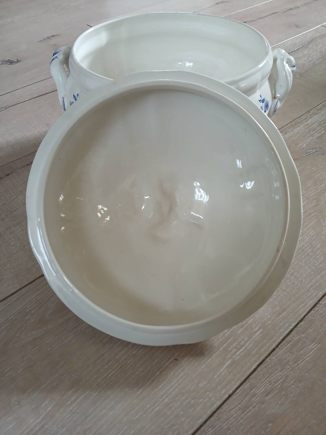 Antique soup tureen Sarreguemines